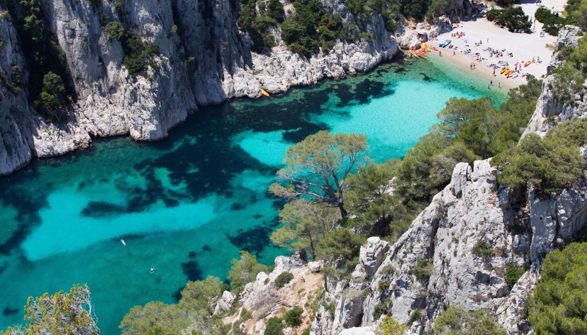 Randonnée entre mer et falaises dans les Calanques
