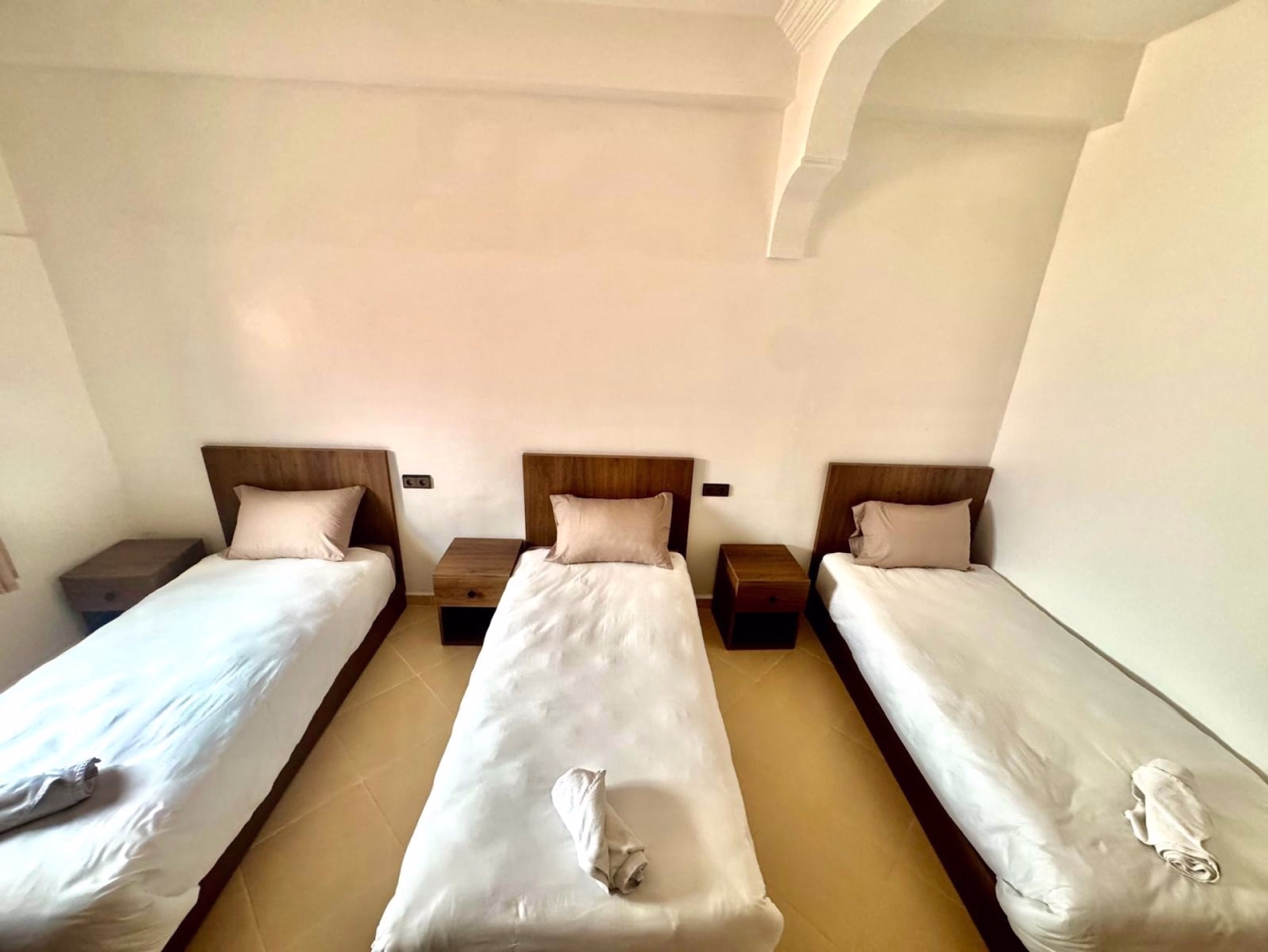 🏠 Auberge de jeunesse - Jours 1 à 6