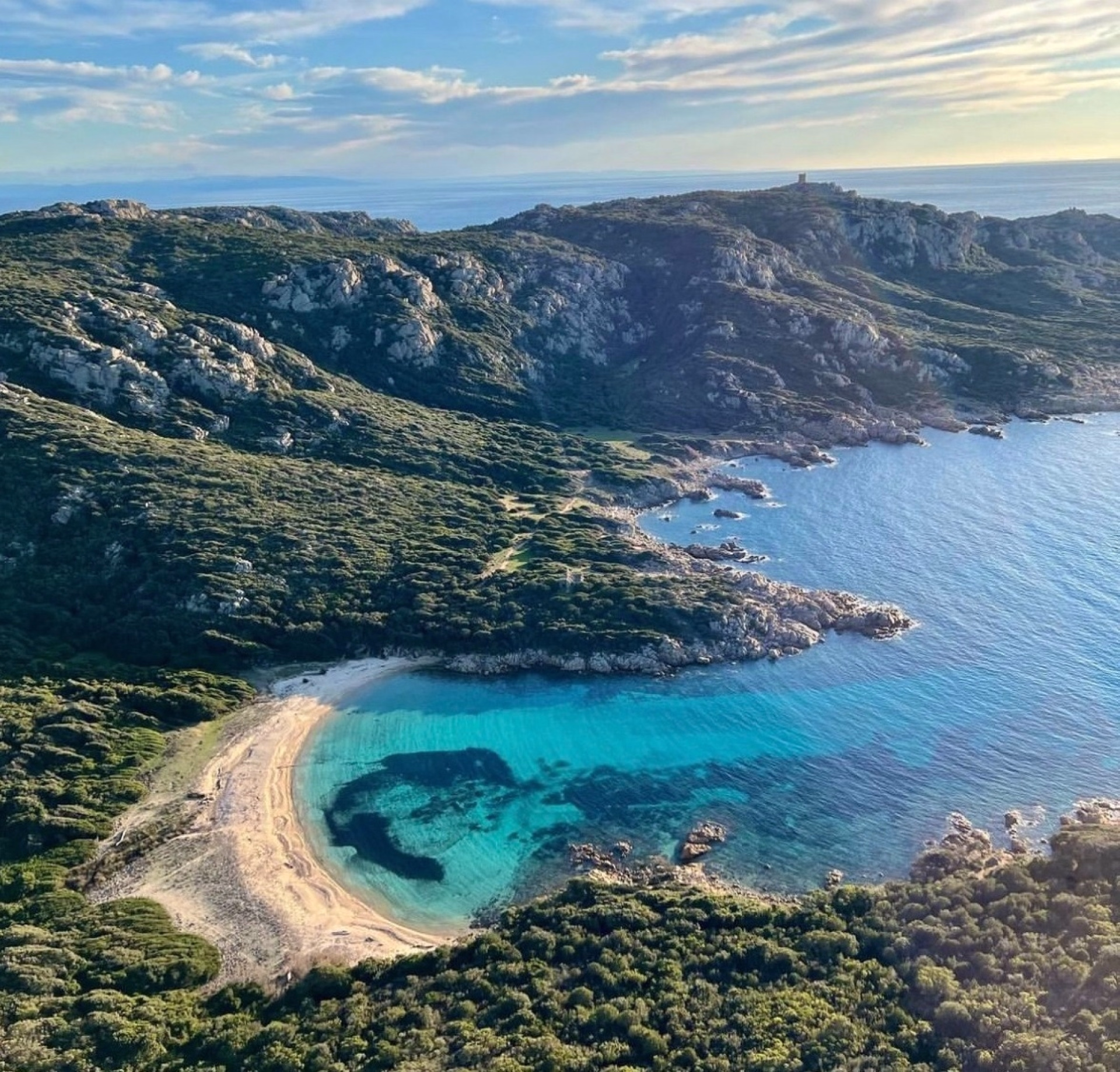 Sailing course in Corsica aboard a high-performance trimaran!