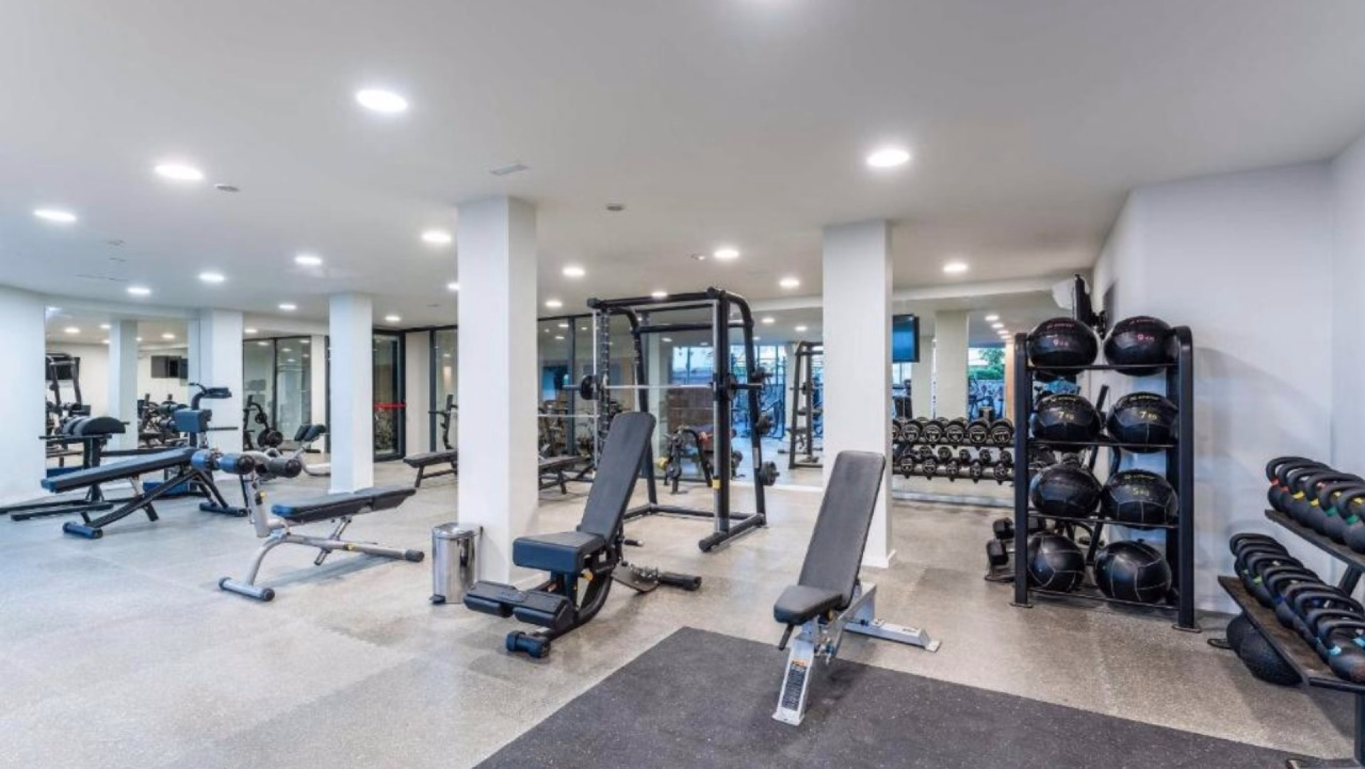 🏨 Hôtel 4* - Jours 1 à 7