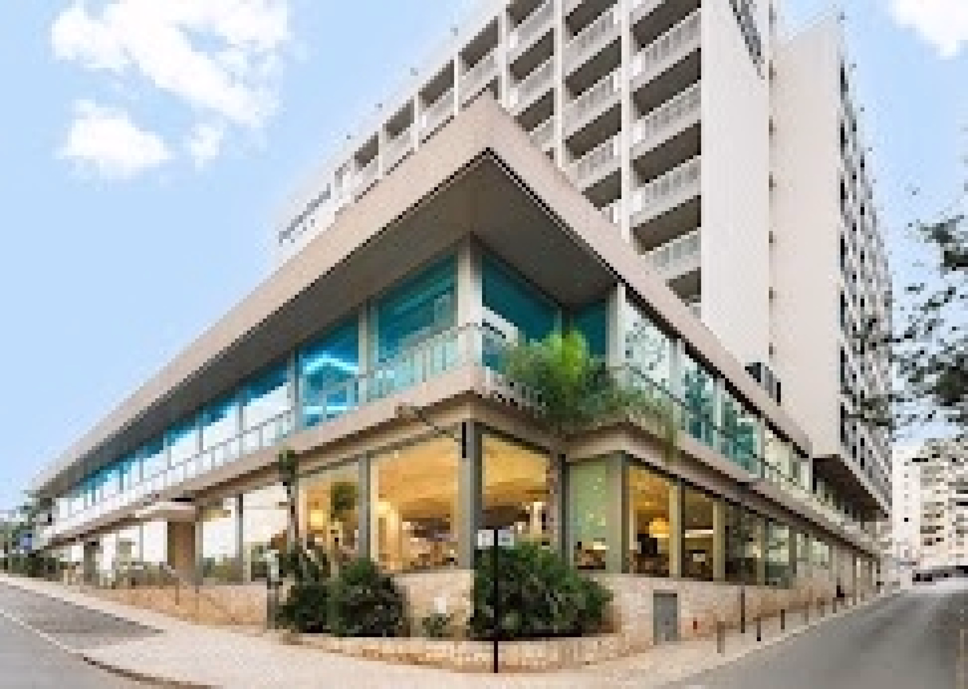 🏨 Hôtel 4* - Jour 2