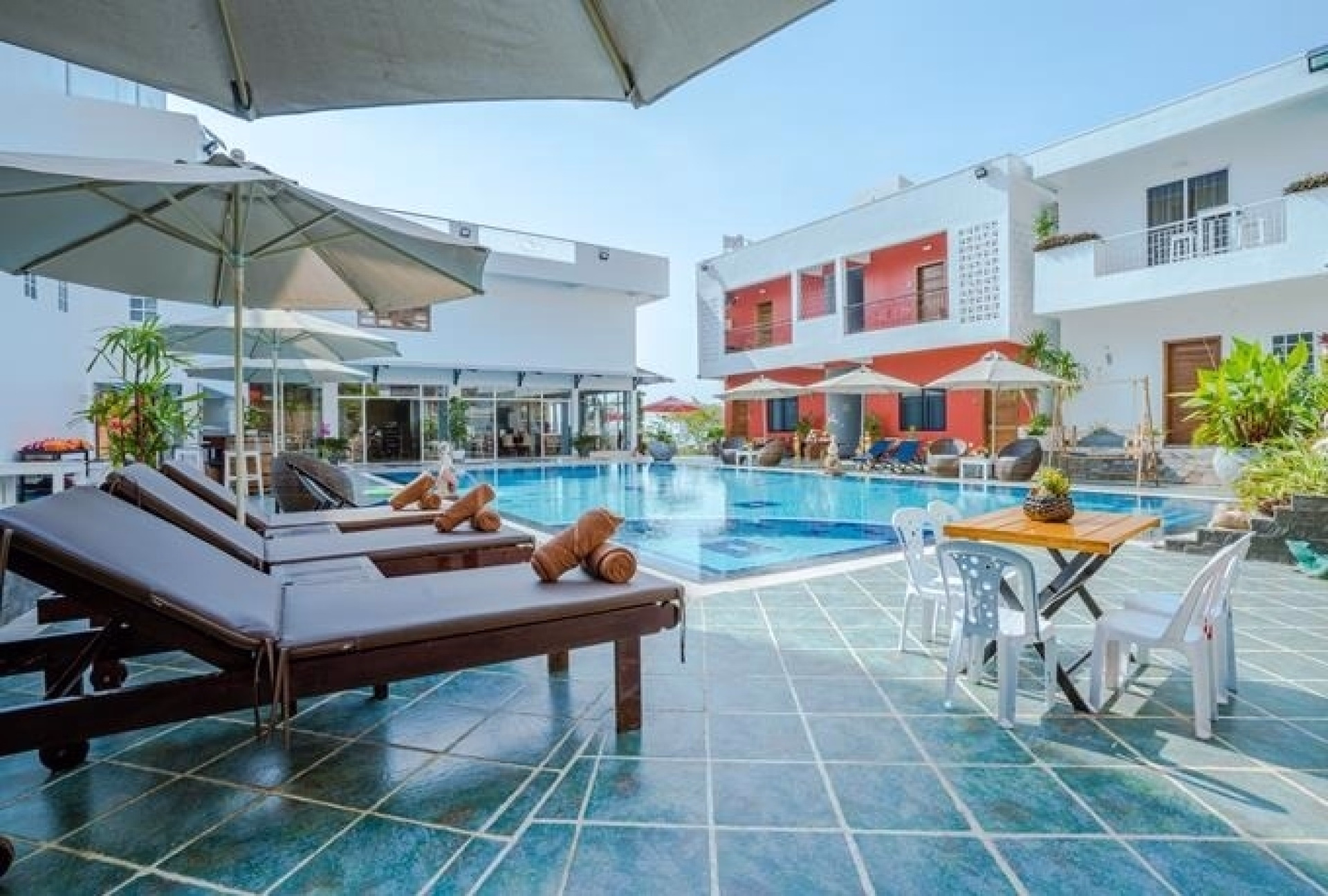 🏨 Hôtel 3* - Jours 1 à 5