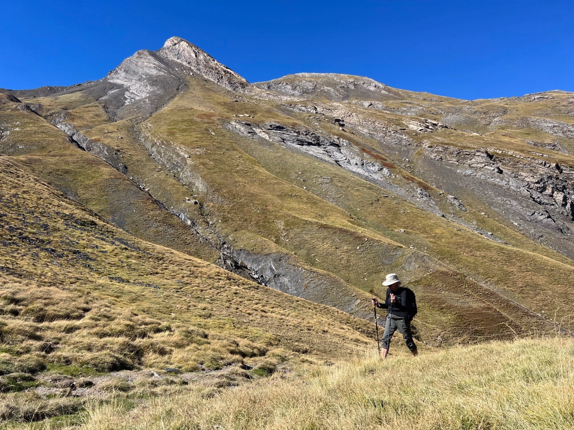 Le Tour du Vignemale, trek insolite entre France et Espagne