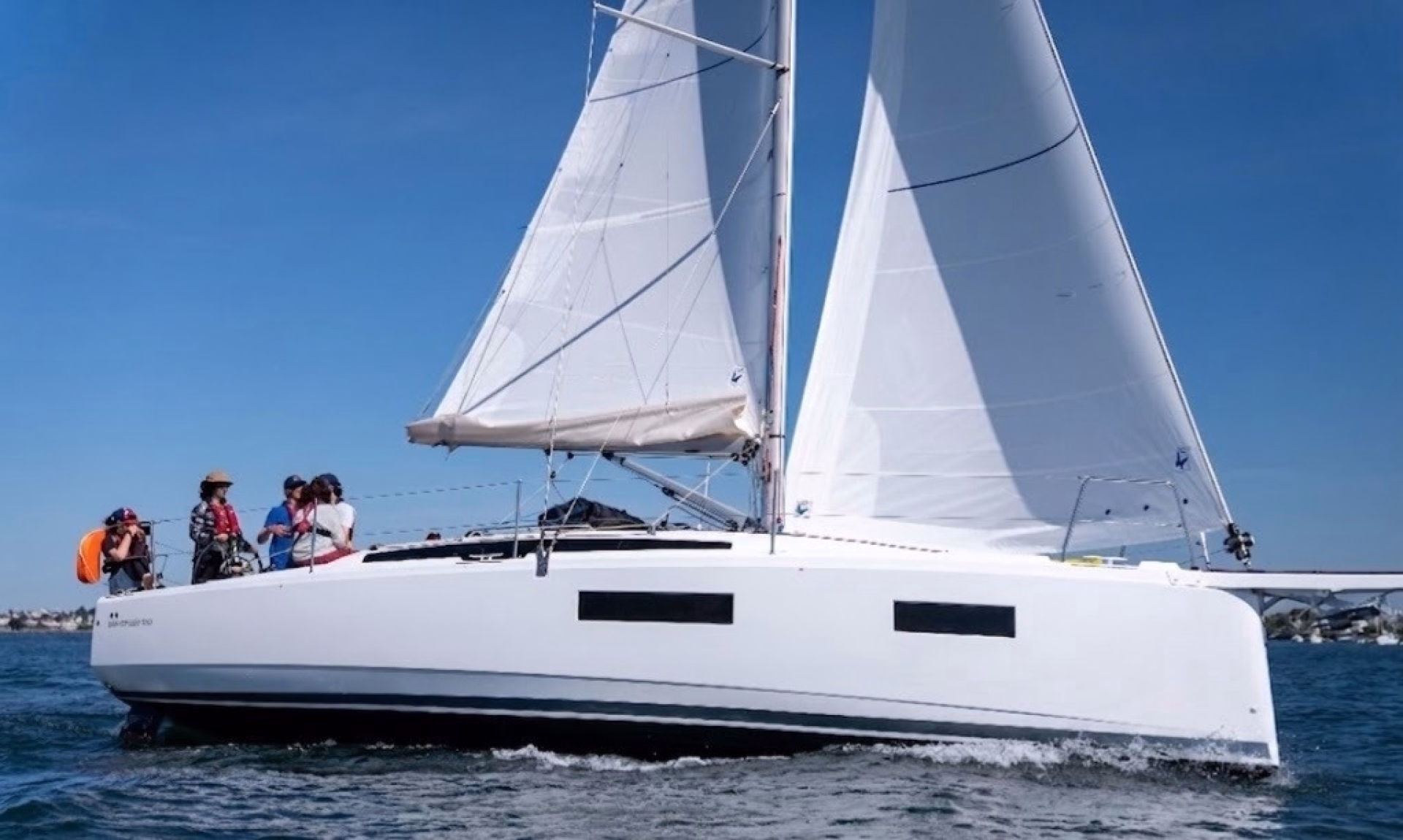 Apprentissage de la voile et vie à bord à Lorient