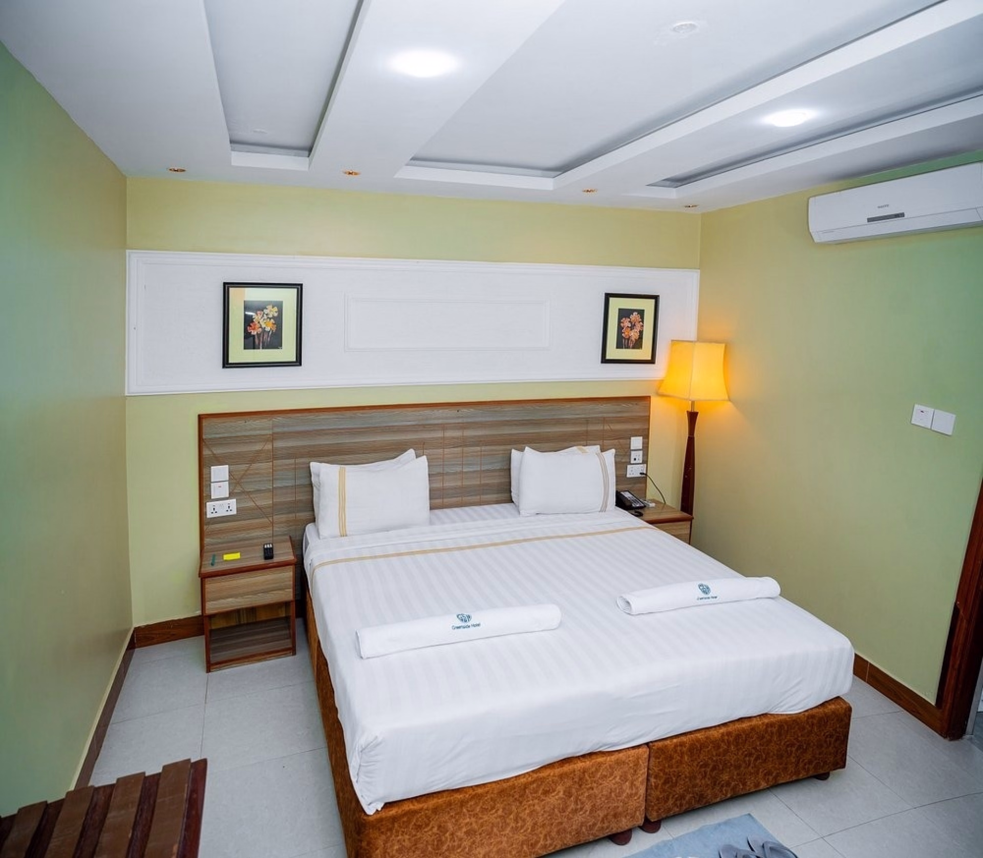 🏨 Hôtel 3* - Jour 1 et 6