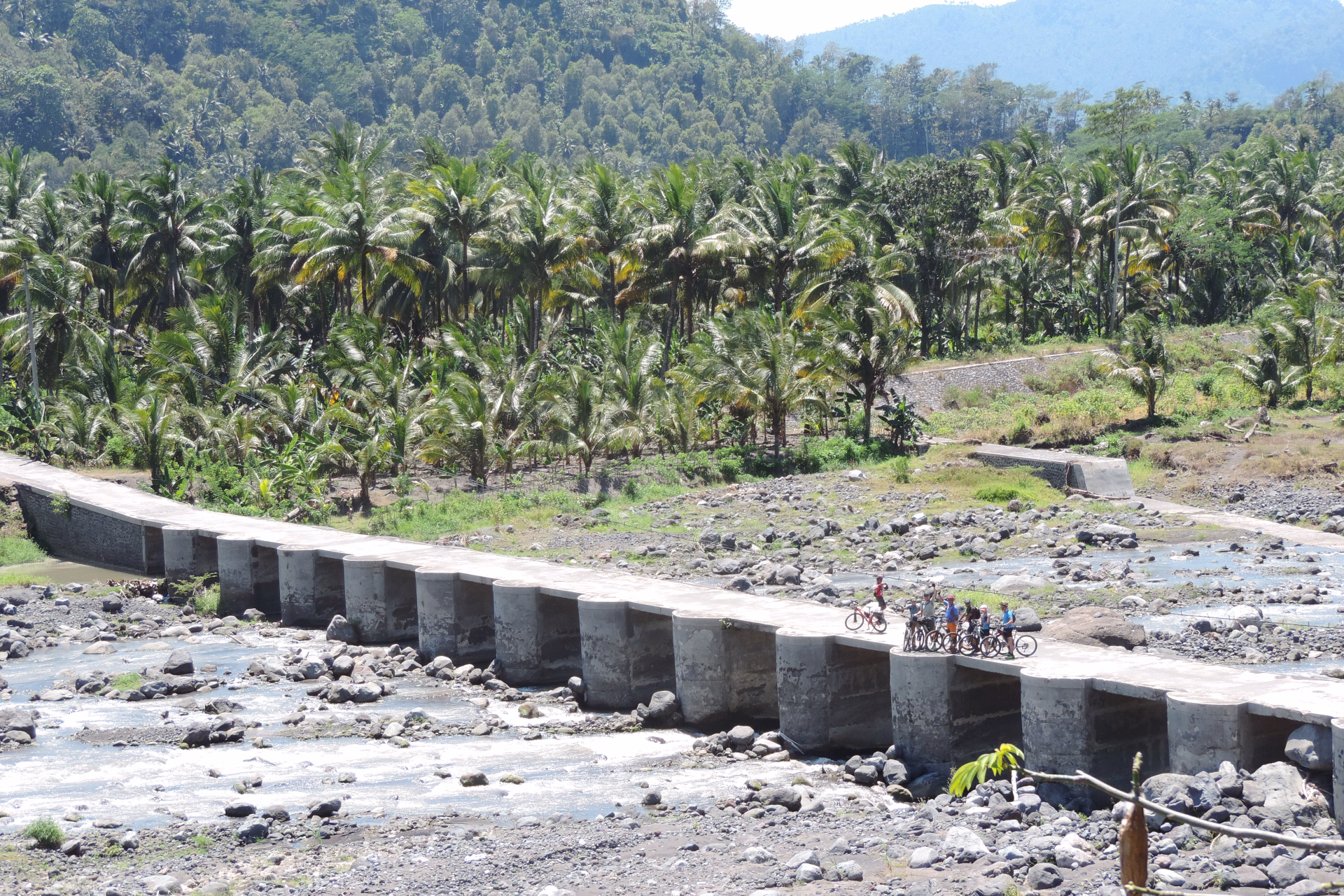 De Java à Bali en VTT ou VTT électrique : des volcans aux rizières