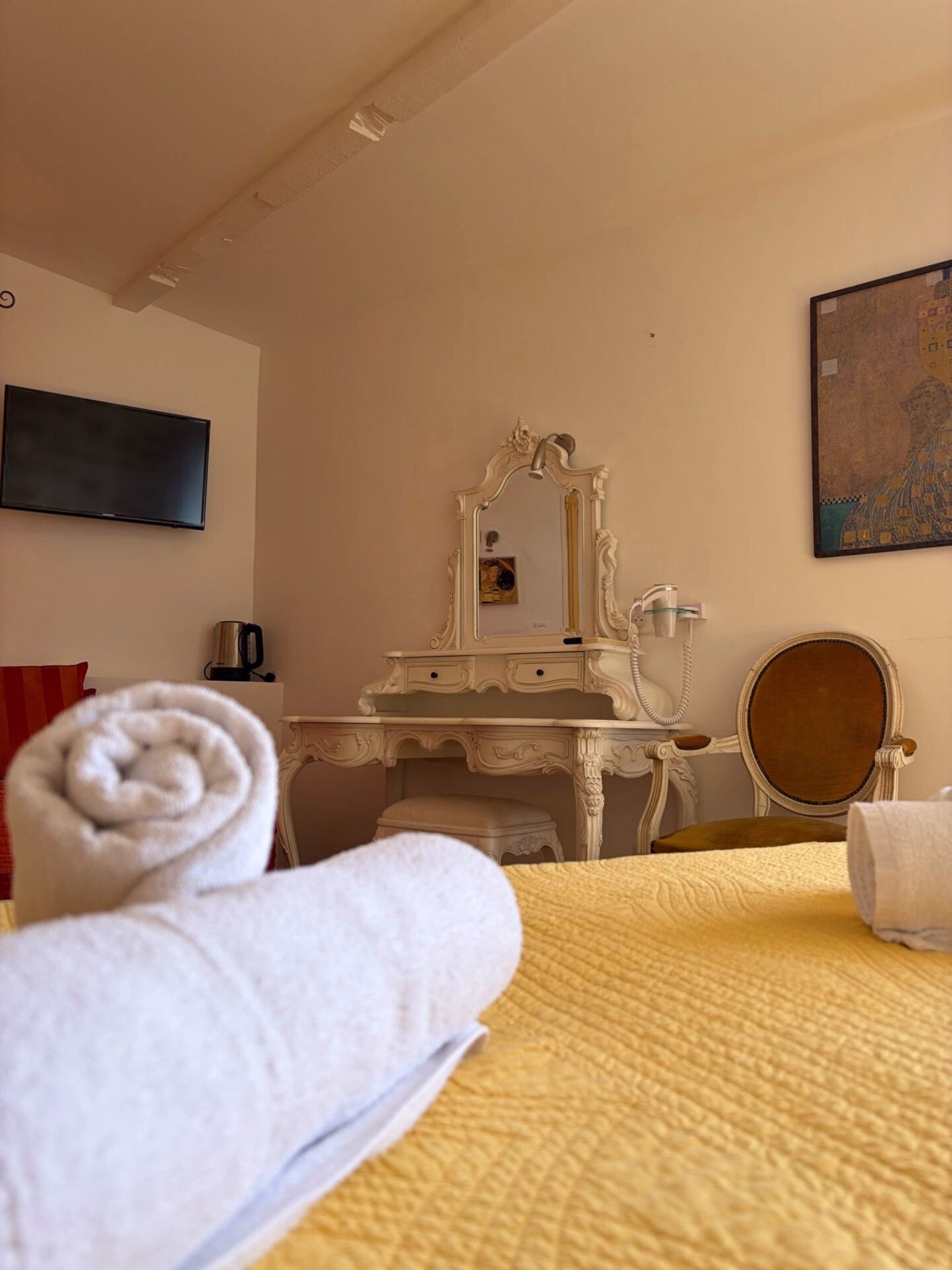 🏨 Hôtel 2* - Jours 1 à 4