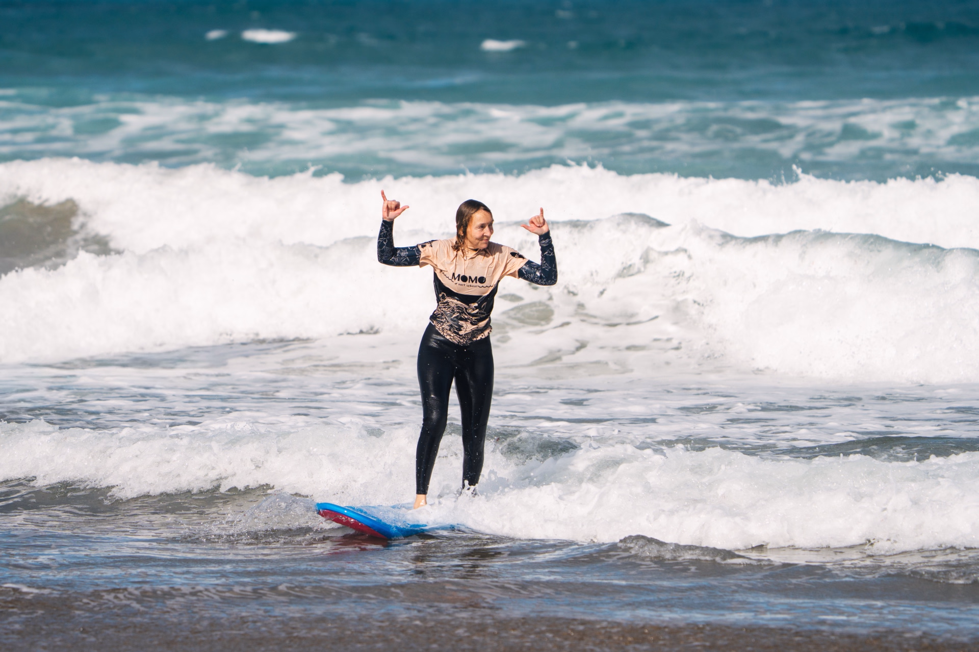 Surf Camp à Lanzarote entre vagues sauvages et volcans dorés