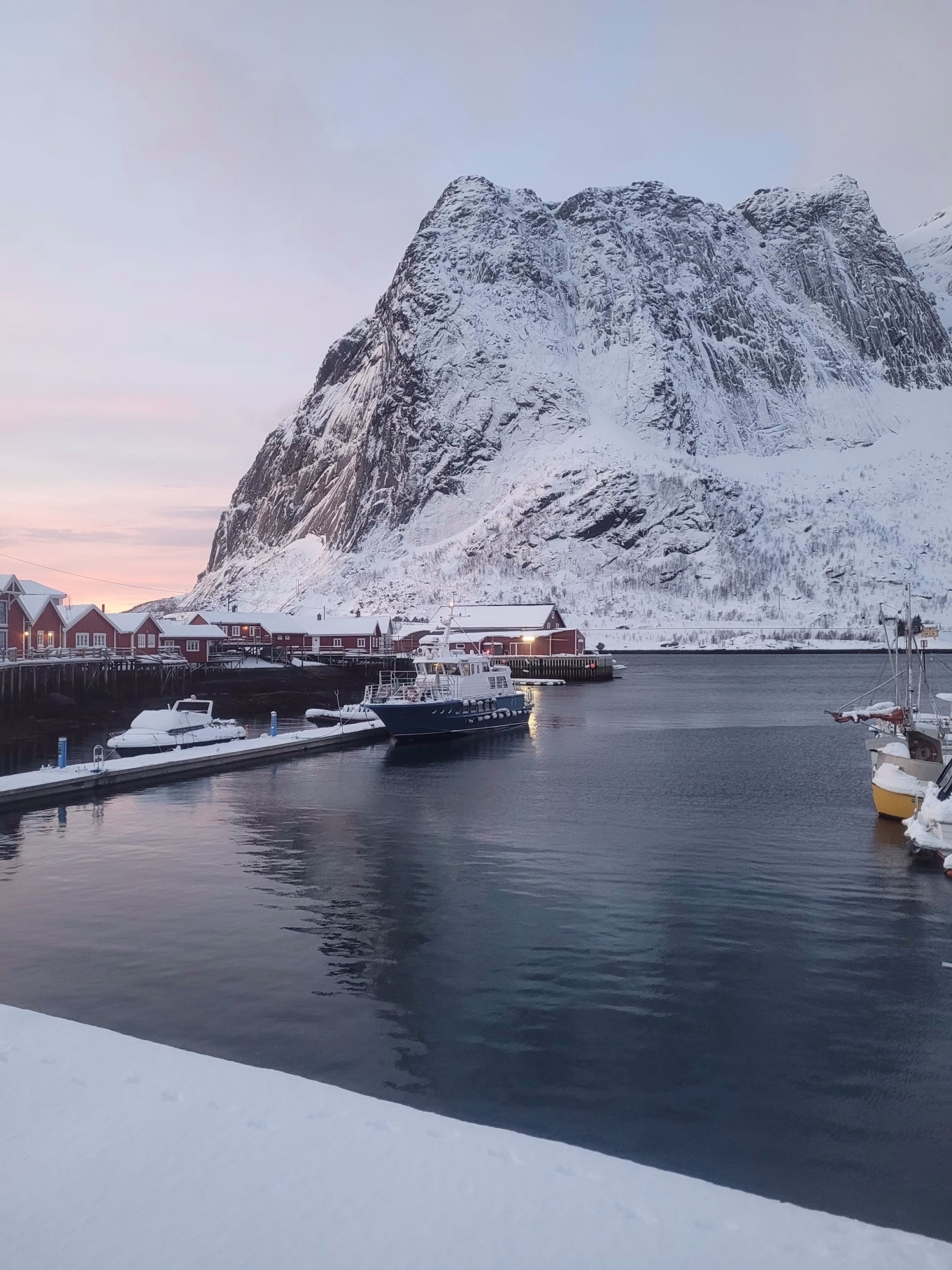 Lofoten : odyssée hivernale en voilier, raquettes, aurores boréales
