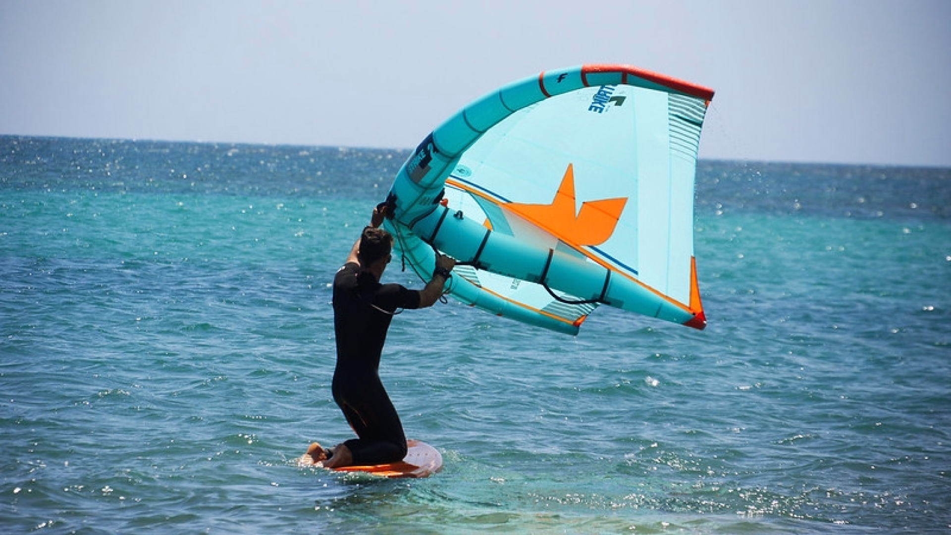 Wingfoil, fun et liberté à Fuerteventura