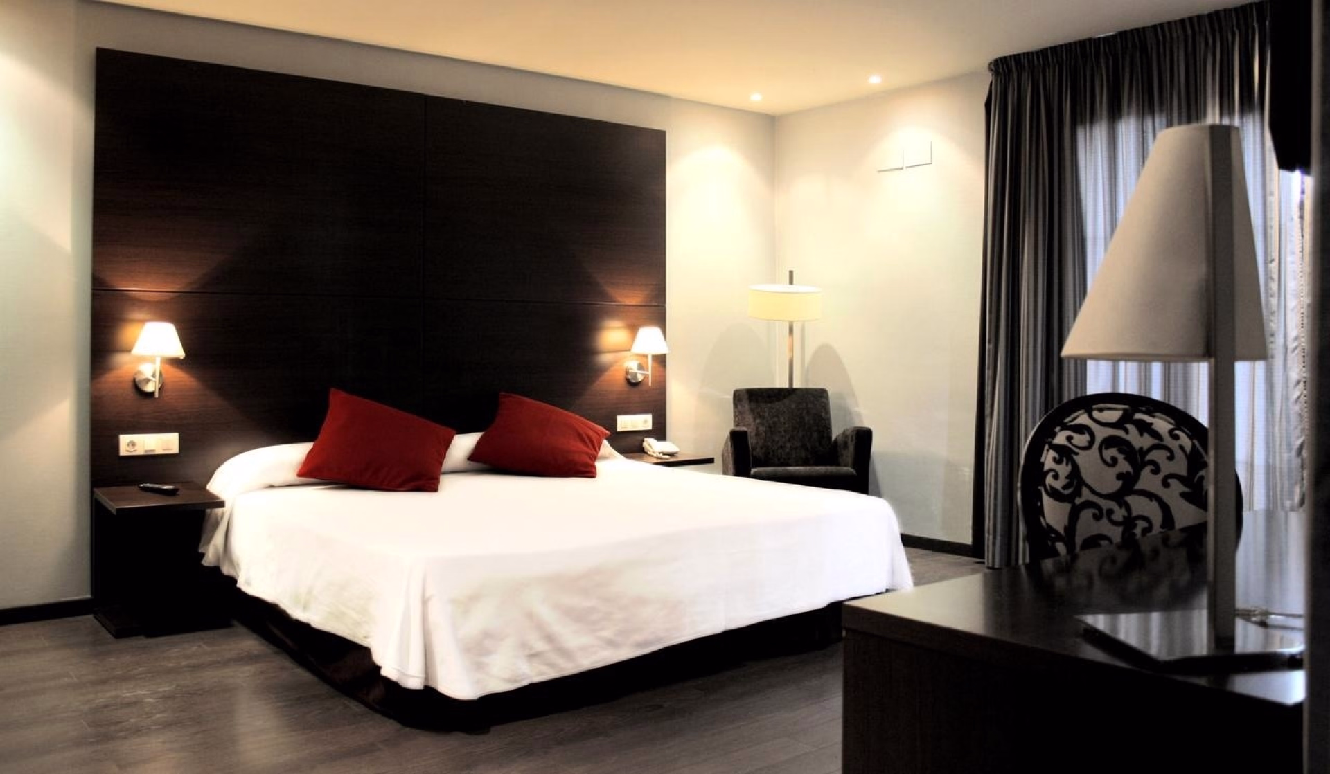 🏨 Hôtel 3* - Jours 1 à 3
