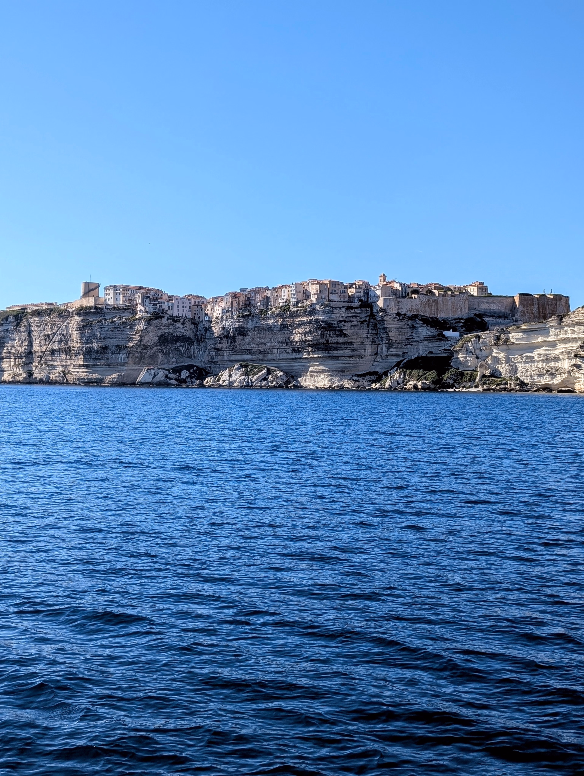 Evasion en voilier 4 jours : Corse, Lavezzi et Maddalena