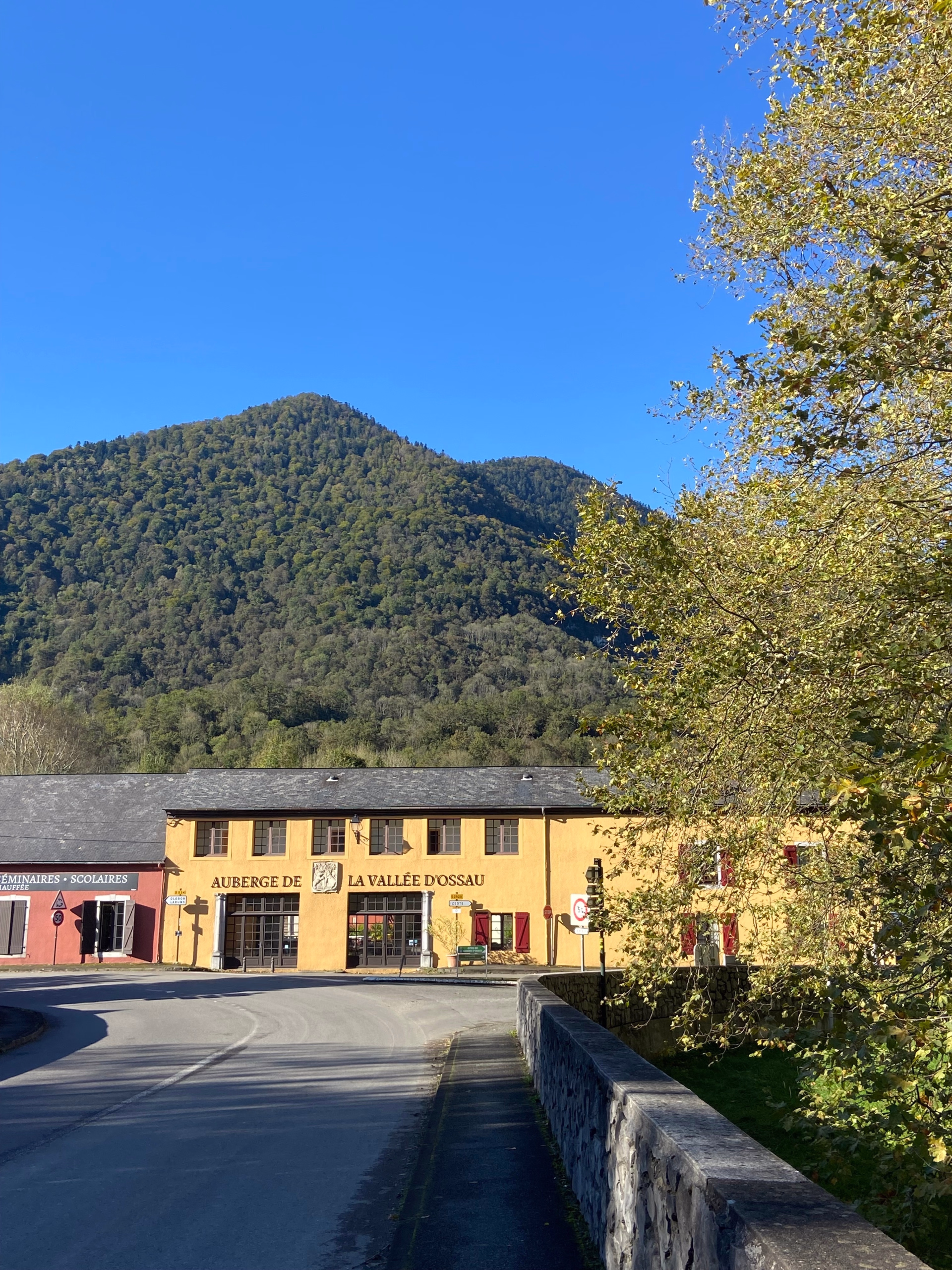 🏠 Auberge - Jours 1 à 2