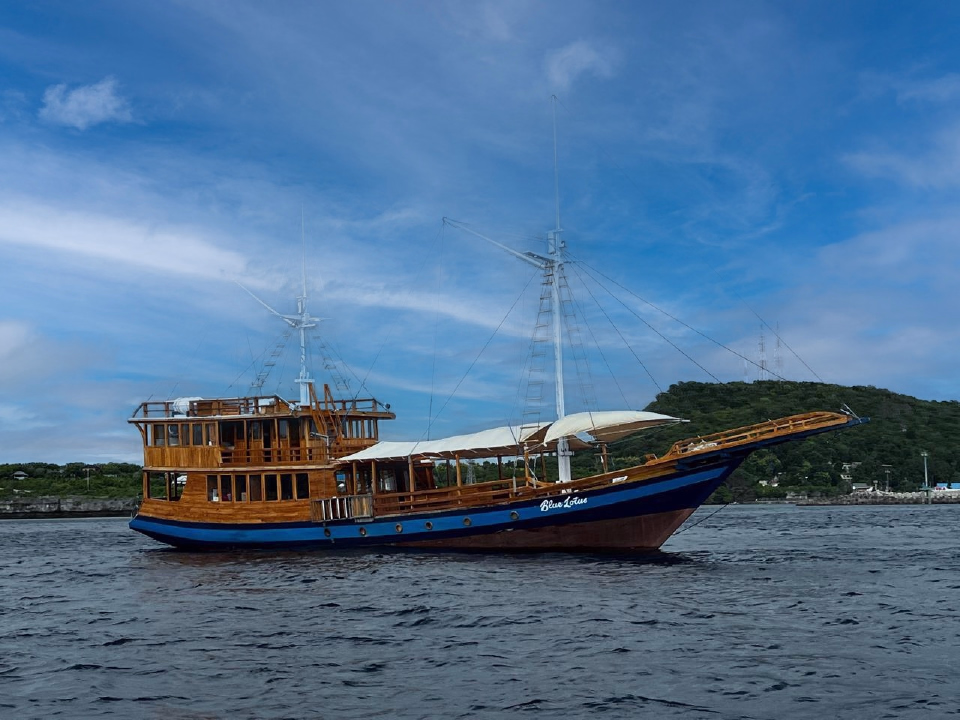 🚢 Bateau de croisière à moteur - Jours 1 à 3