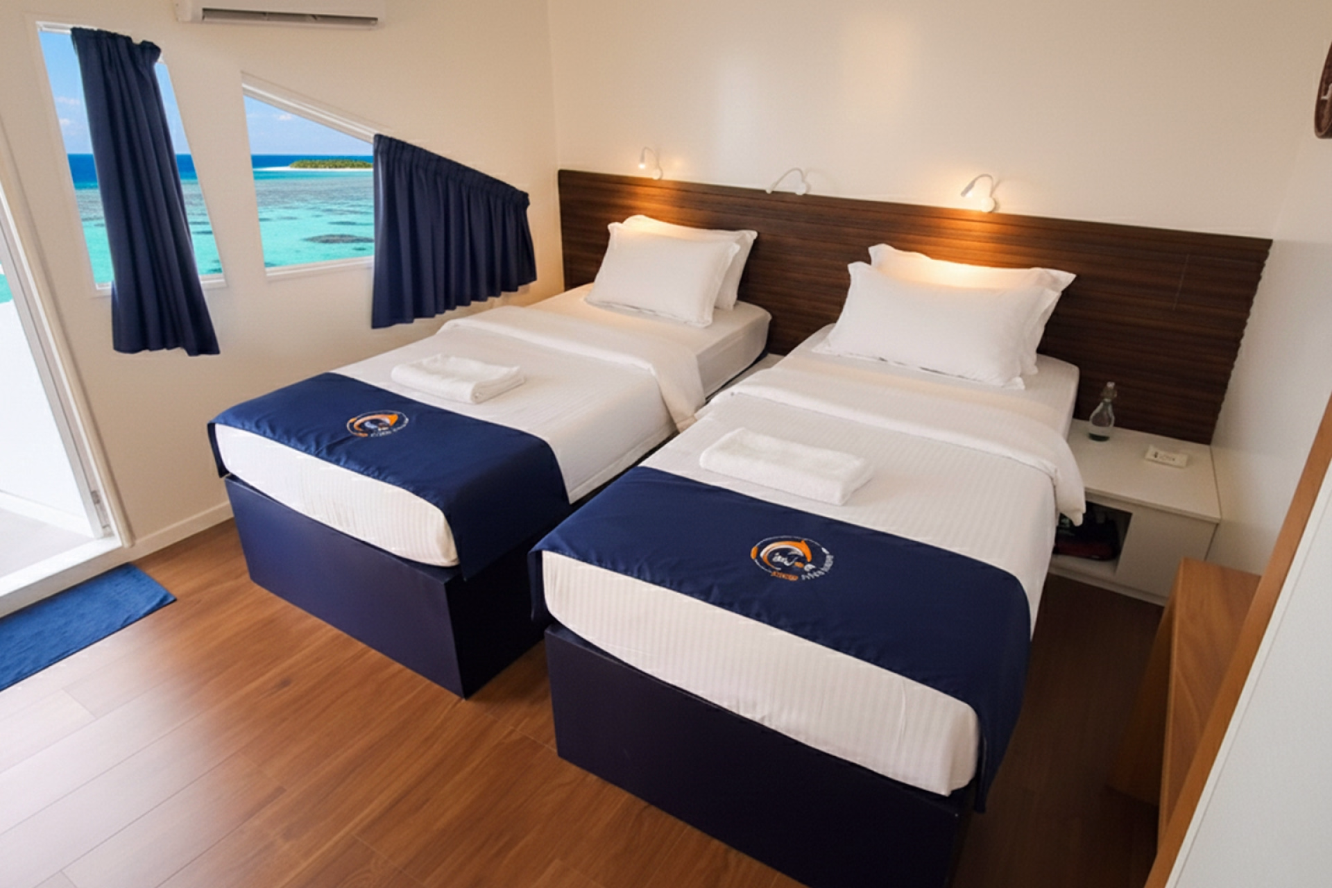 🚢 Bateau de croisière à moteur