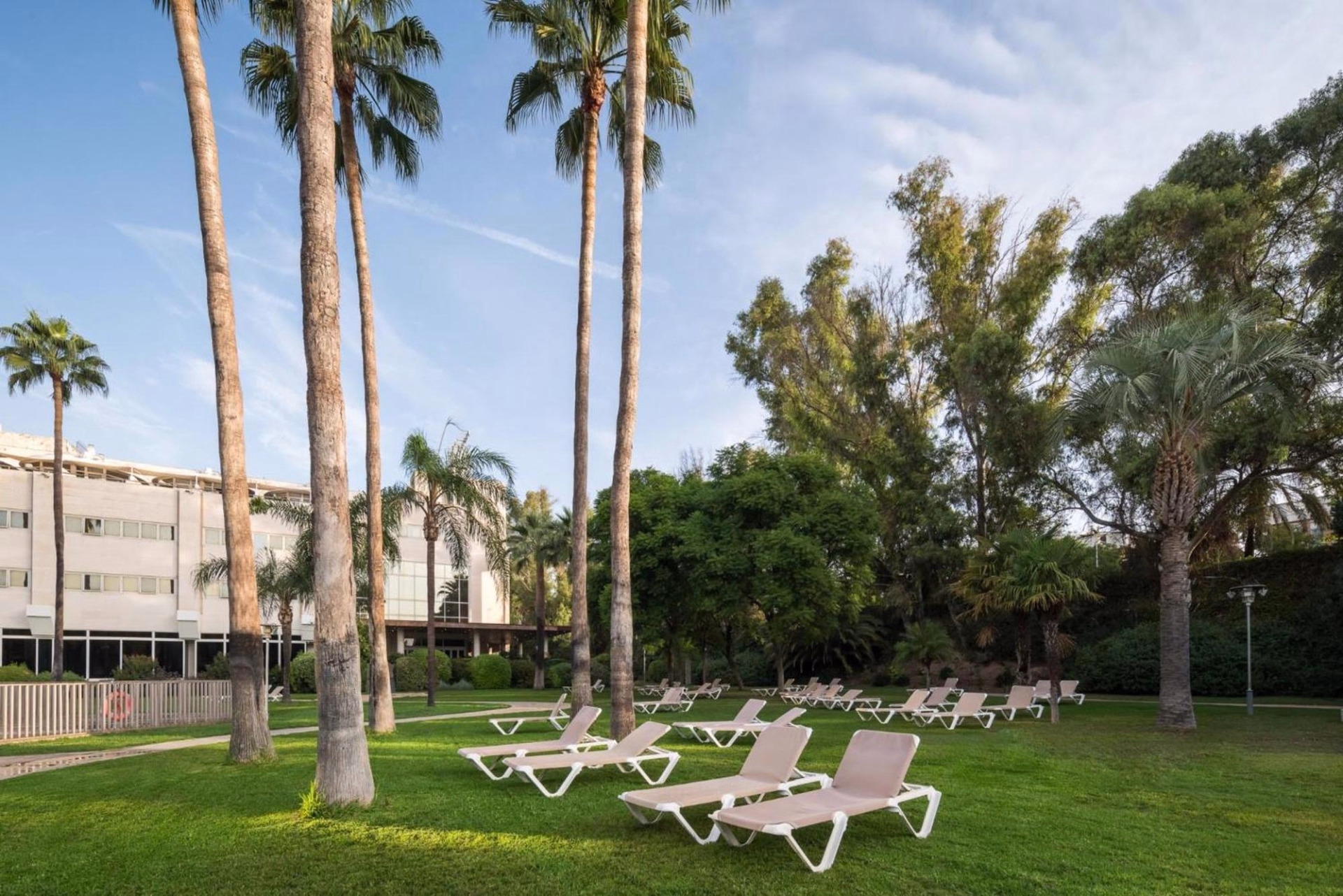 🏨 Hôtel 4* - Jours 1 à 2