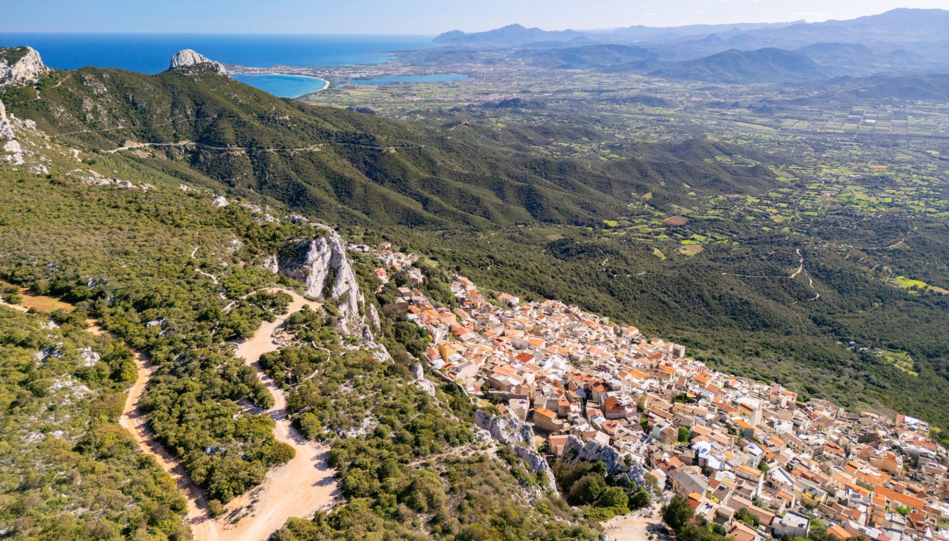 Randonnée entre falaises et criques secrètes en Sardaigne