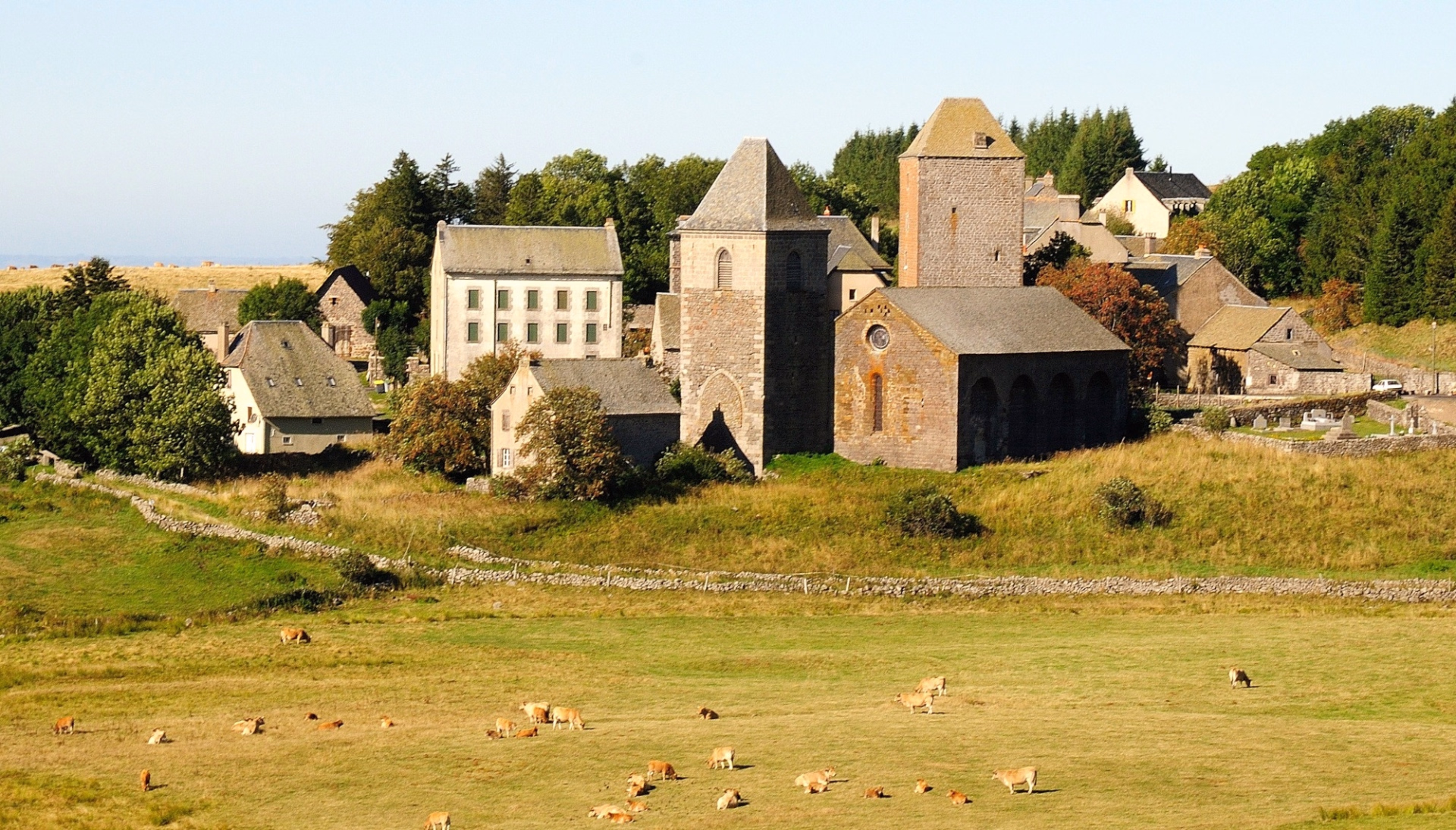 Randonnée en Aubrac entre grands espaces et traditions