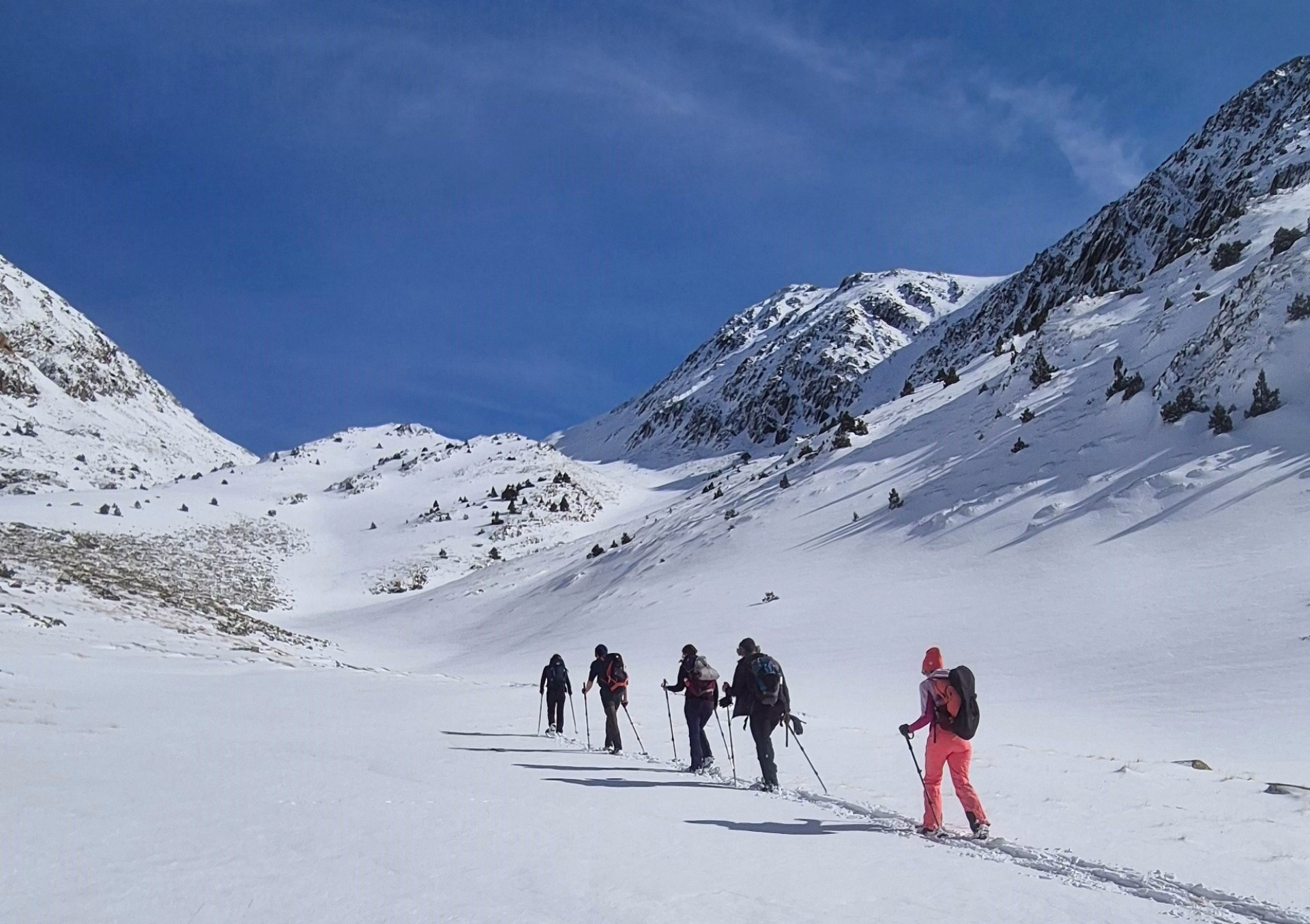 Trek hivernal en Andorre : raquettes et nuit magique en refuge