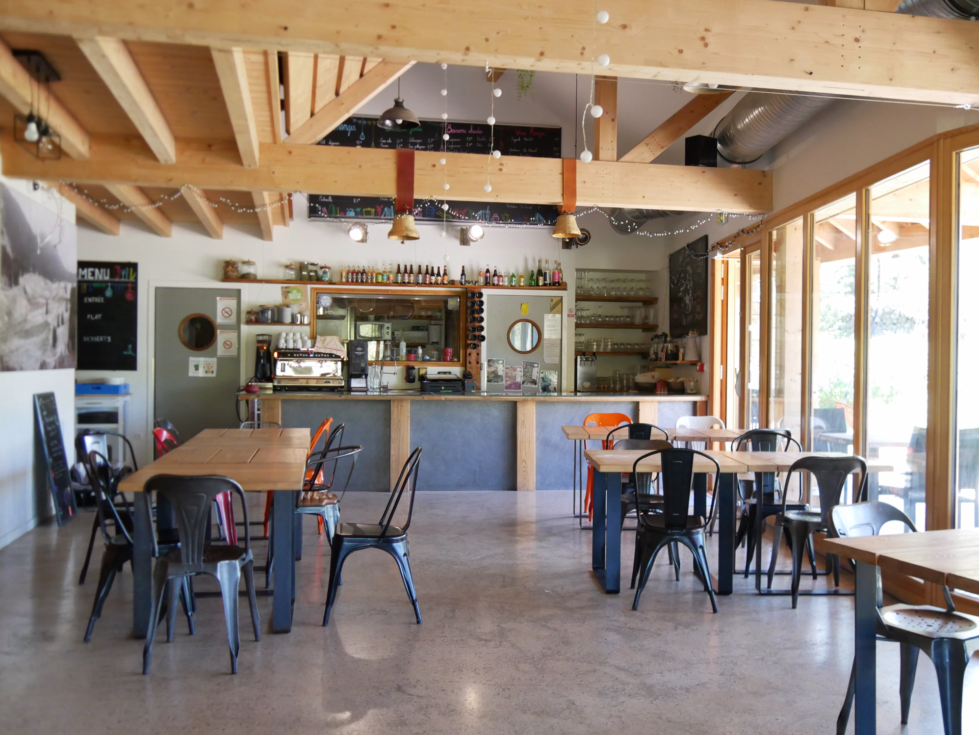 🏩 Hôtel 3* - Jours 1 à 4