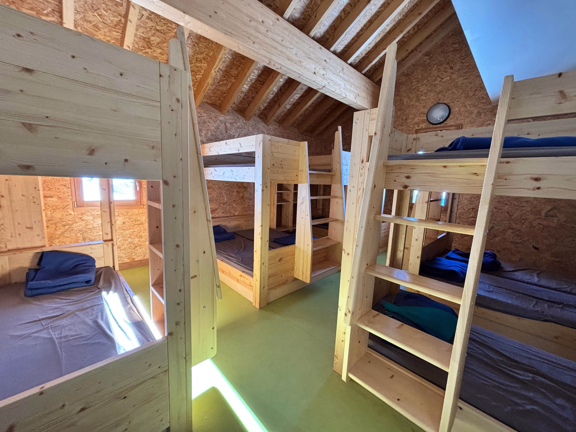 Ski de randonnée et nuit en refuge dans les Aravis