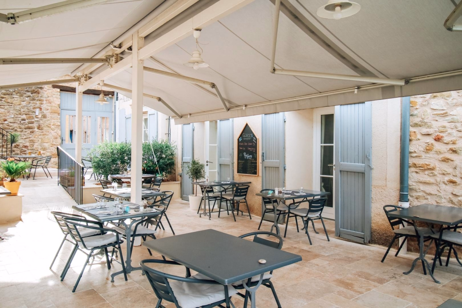 🏨 Hôtel 3* - Jours 5 à 6