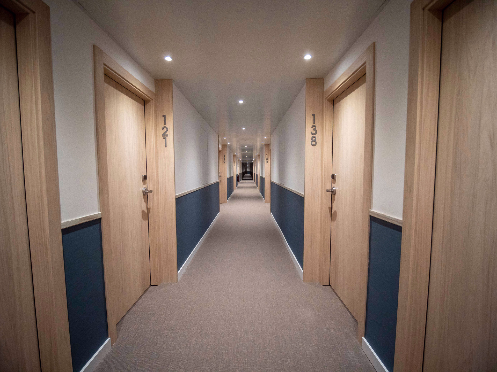 backpack.hotels.accommotation_type.hotel_4_stars