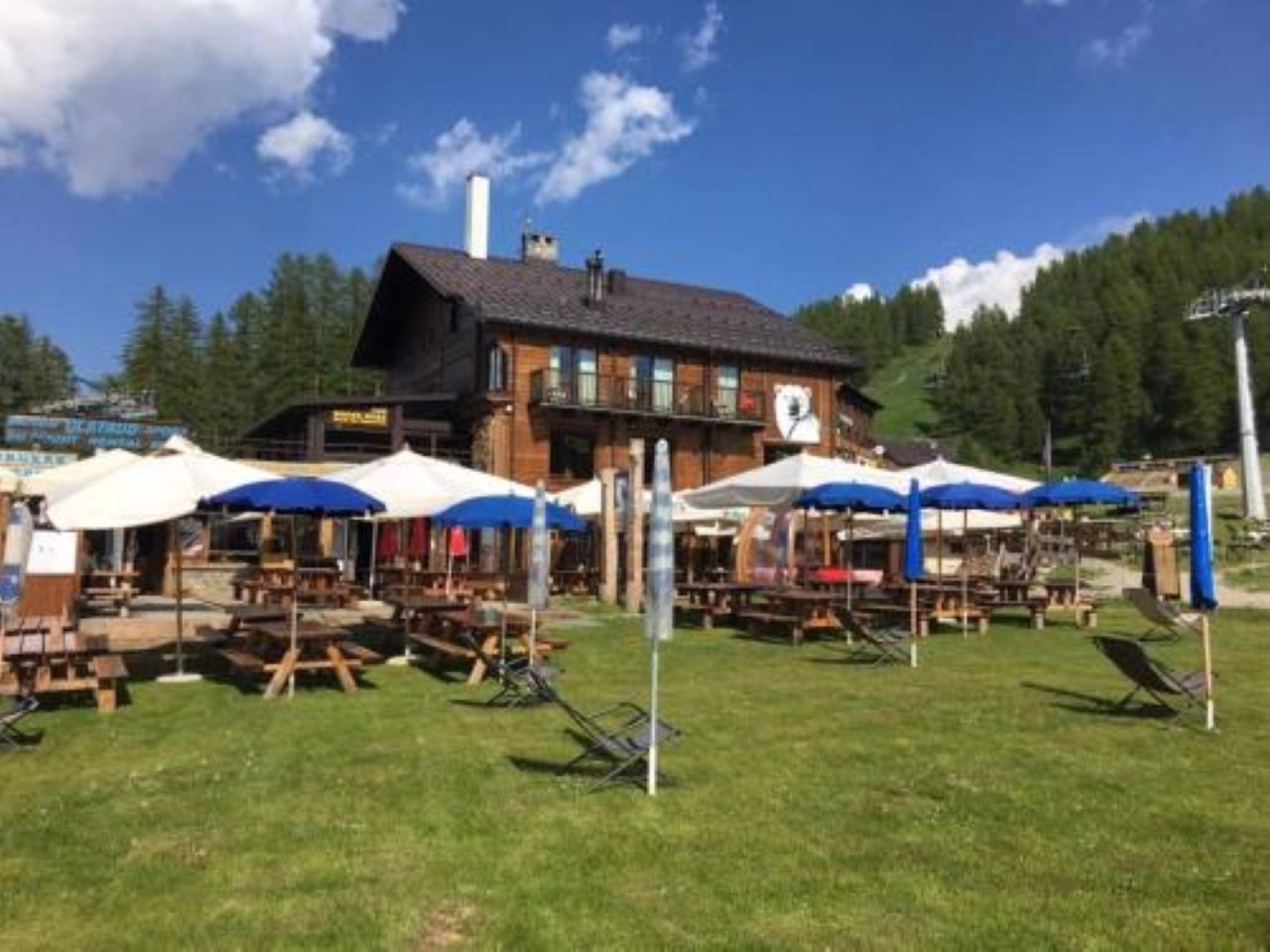 🏨 Hôtel 3* - Jour 1