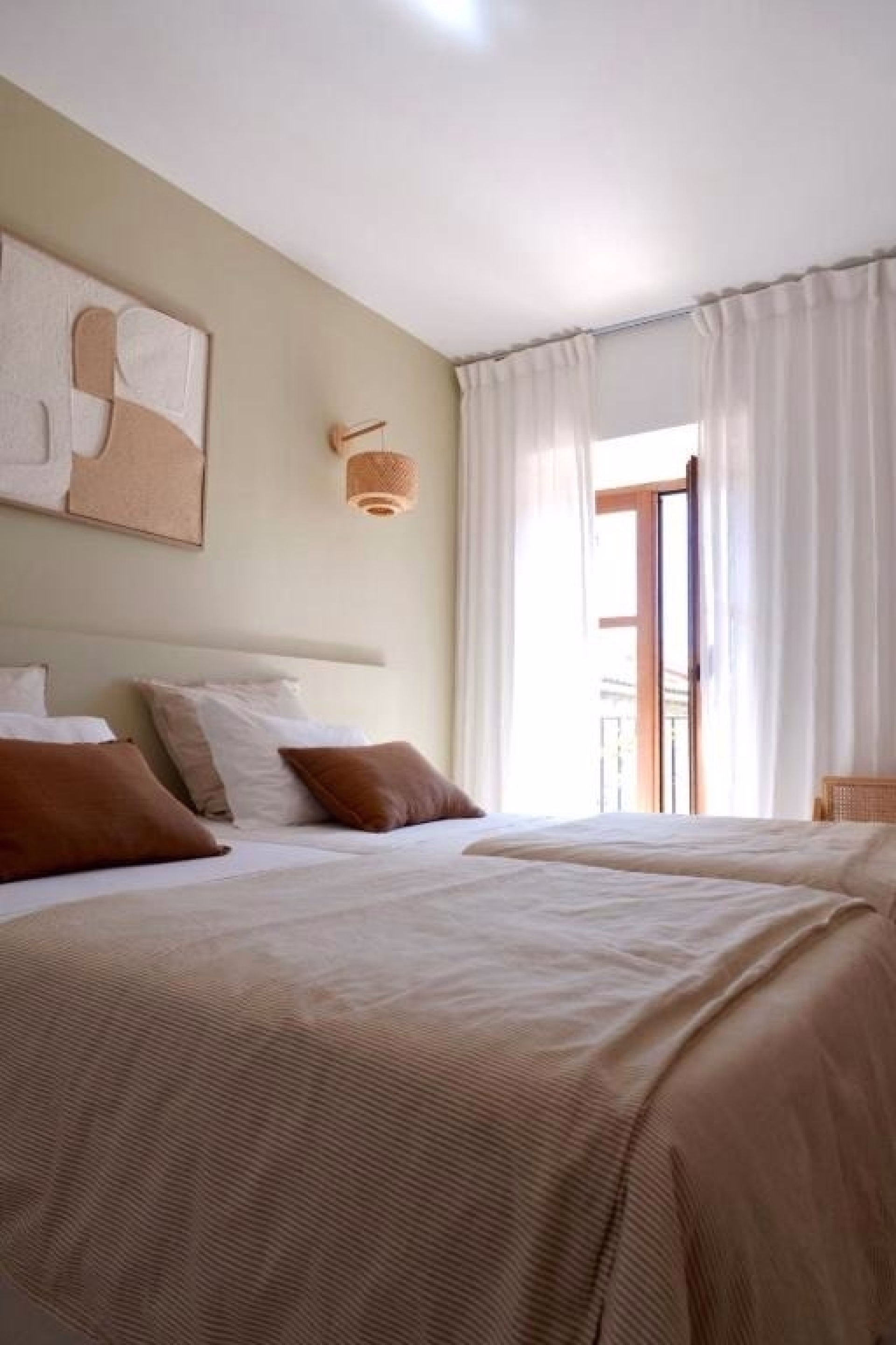 🏨 Hôtel 2* - Jours 1 à 5