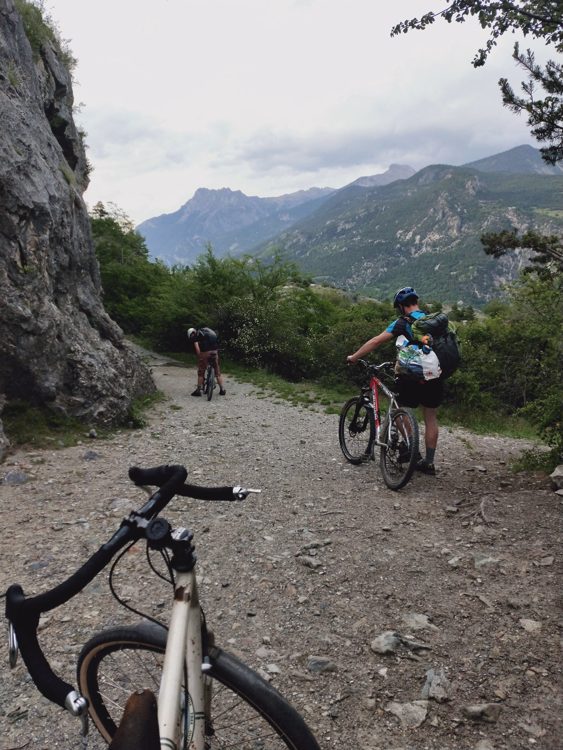 Camp de base Outdoor et multi-actvités au bord de la Durance