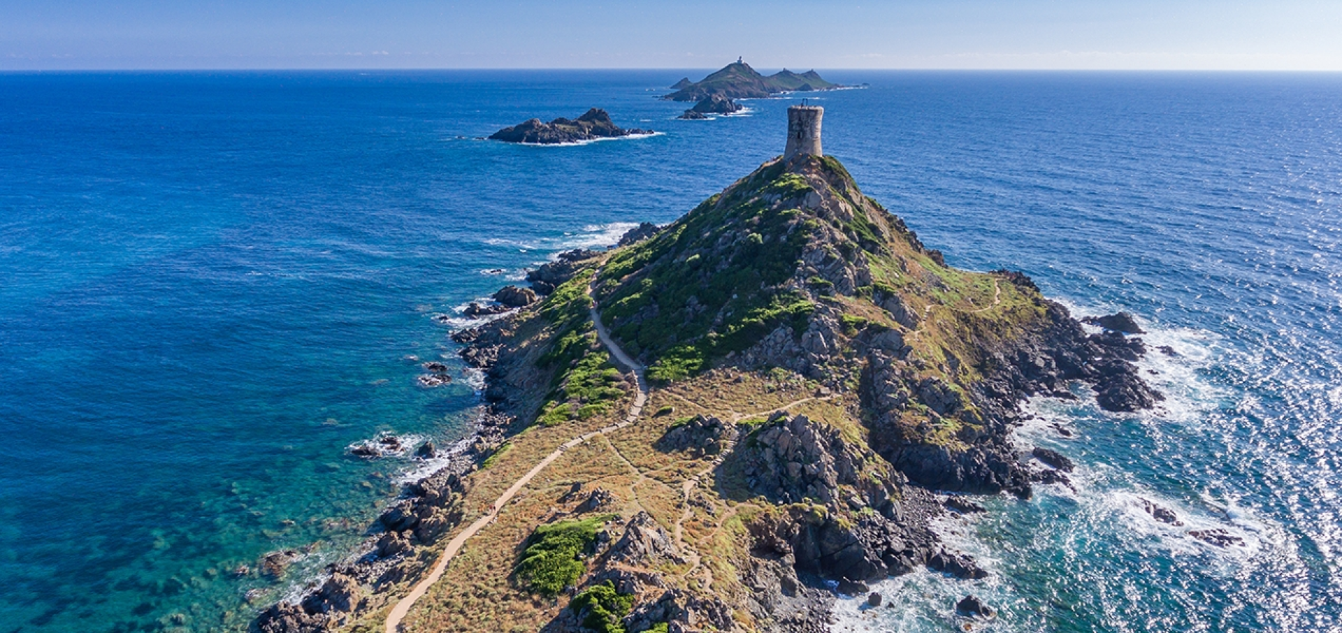 Paysage d'un phare en Corse