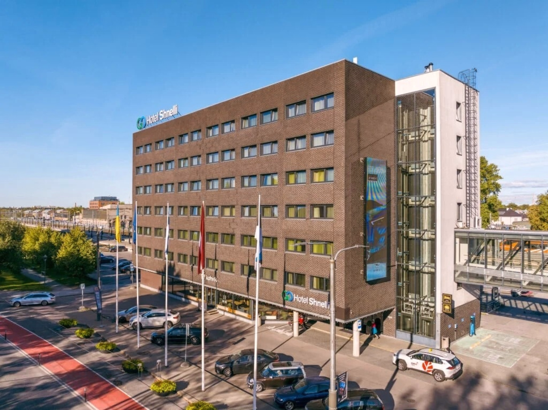 🏨 Hôtel 3* - Jours 1 à 2