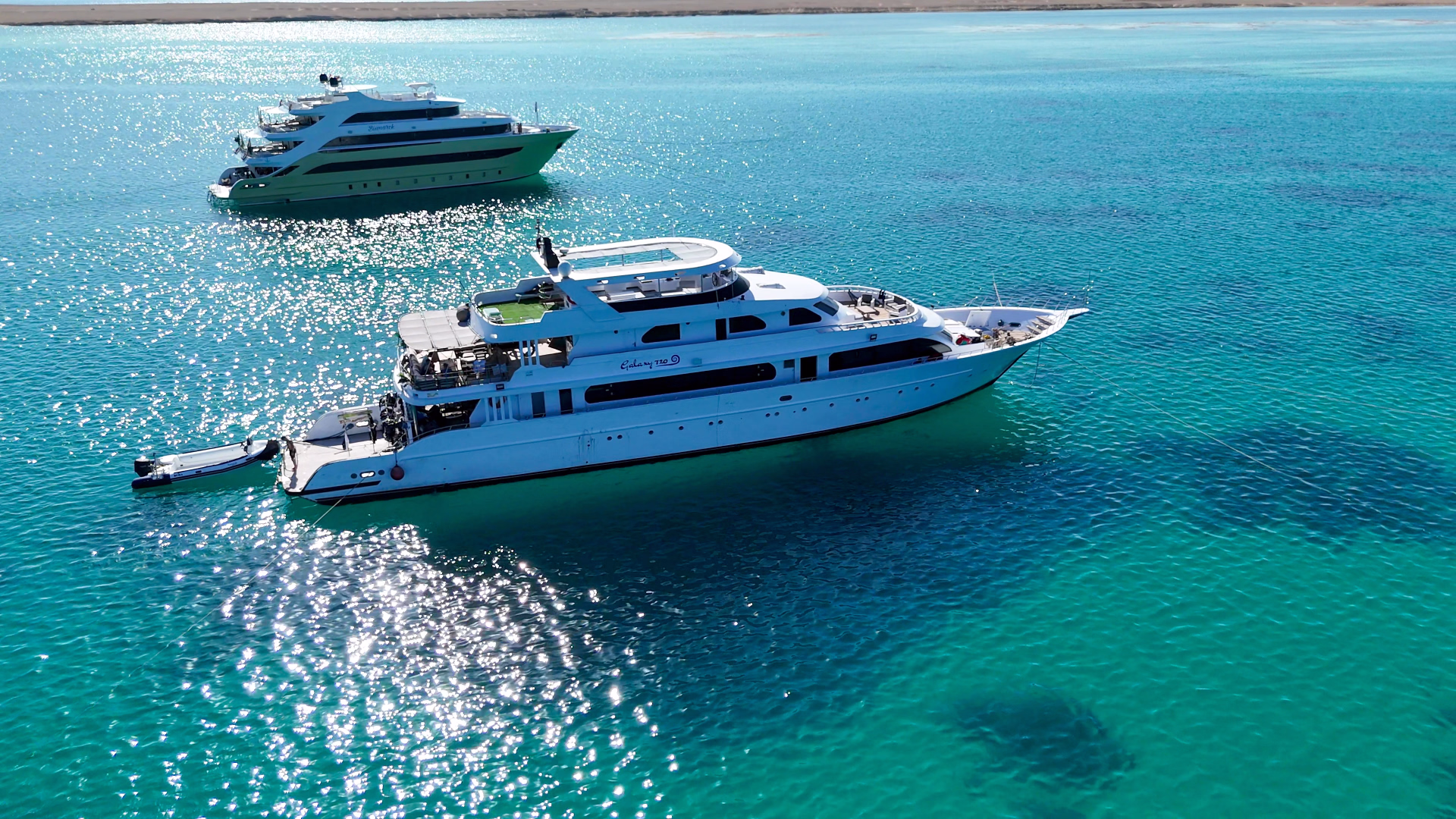 🚢 Bateau de croisière à moteur