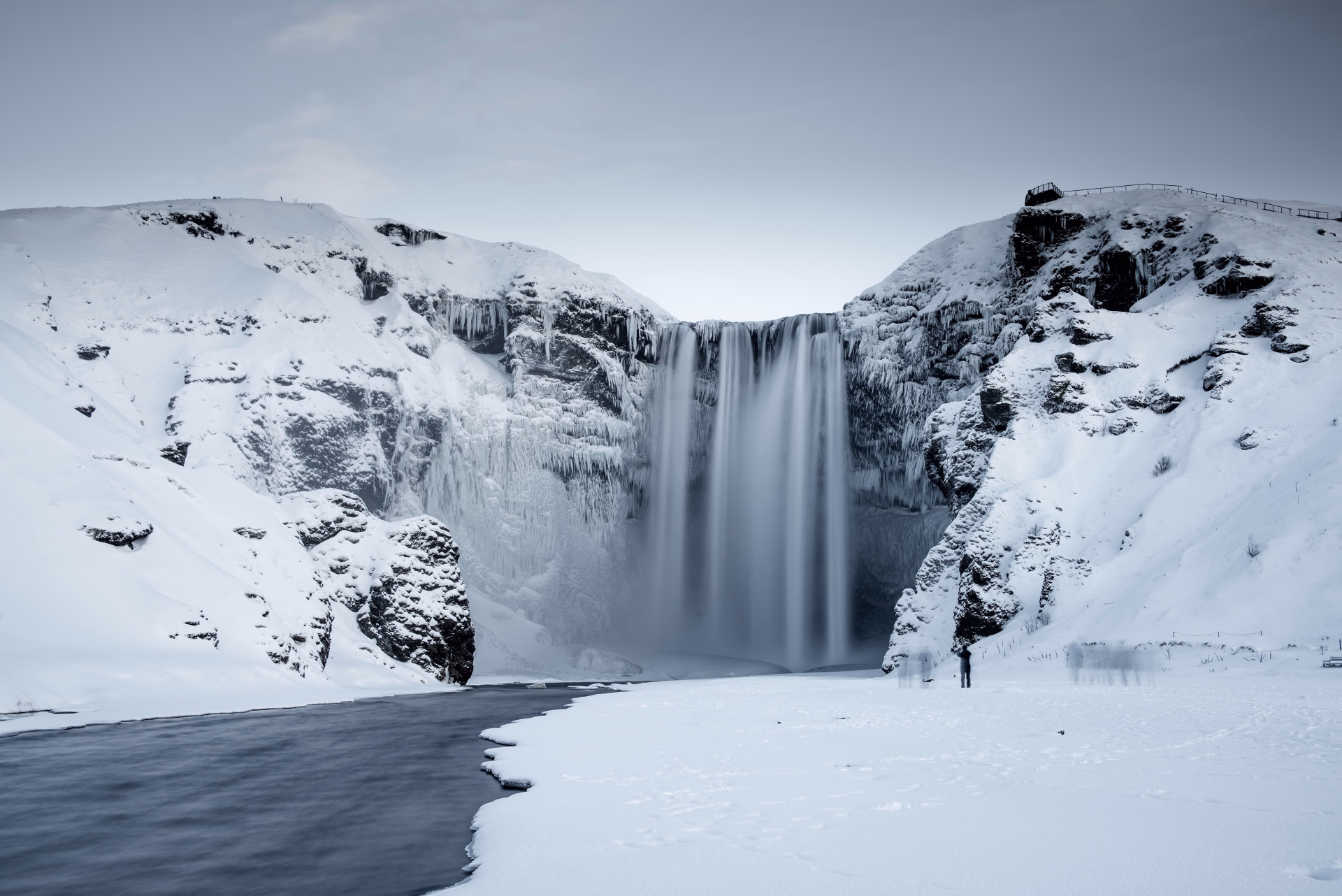 Circuit guidé d'hiver : Grottes de glace & Aurores boréales