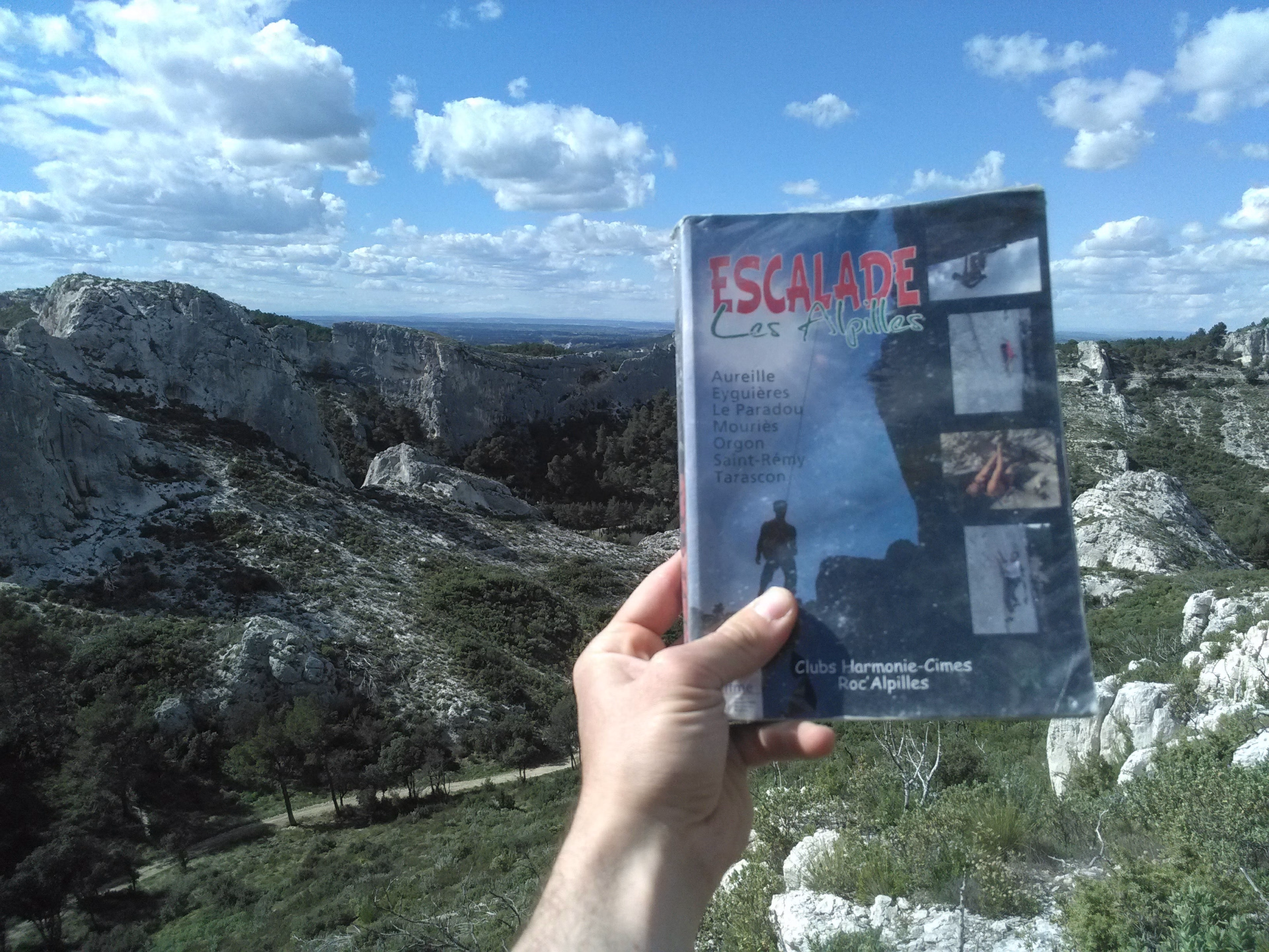 Escapade Verticale – Escalade & Gravel dans les Alpilles