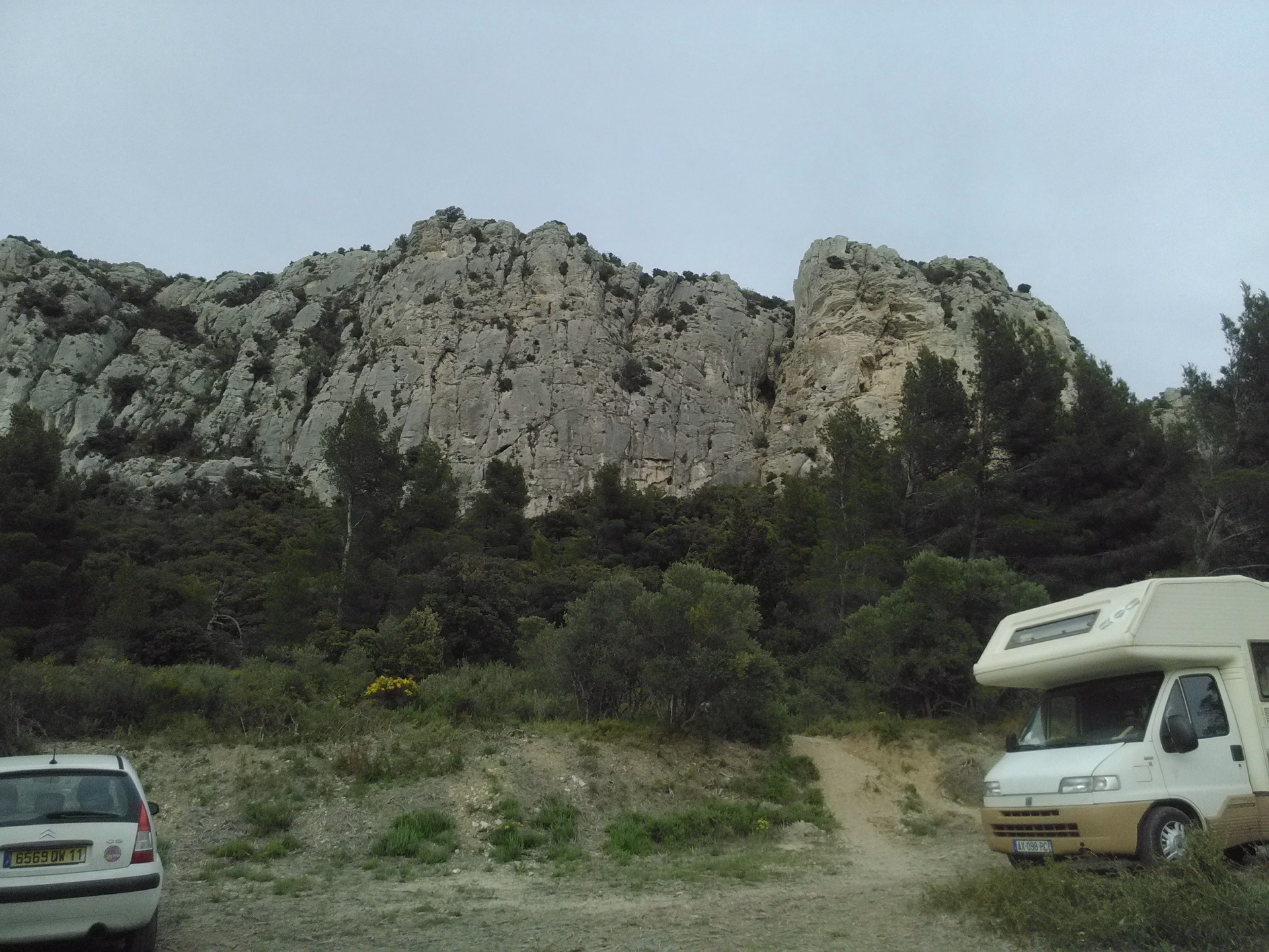 Escapade Verticale – Escalade & Gravel dans les Alpilles