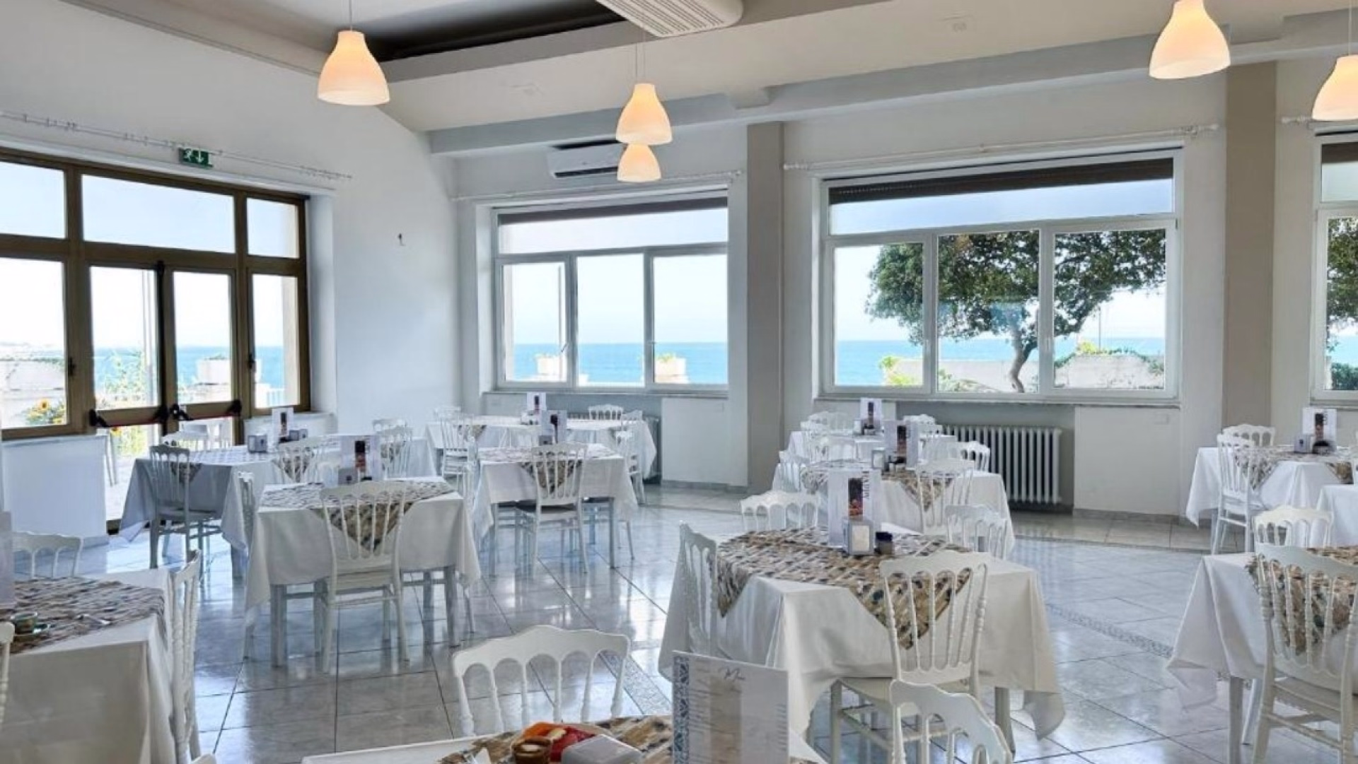🏨 Hôtel 3* - Jours 1 à 4