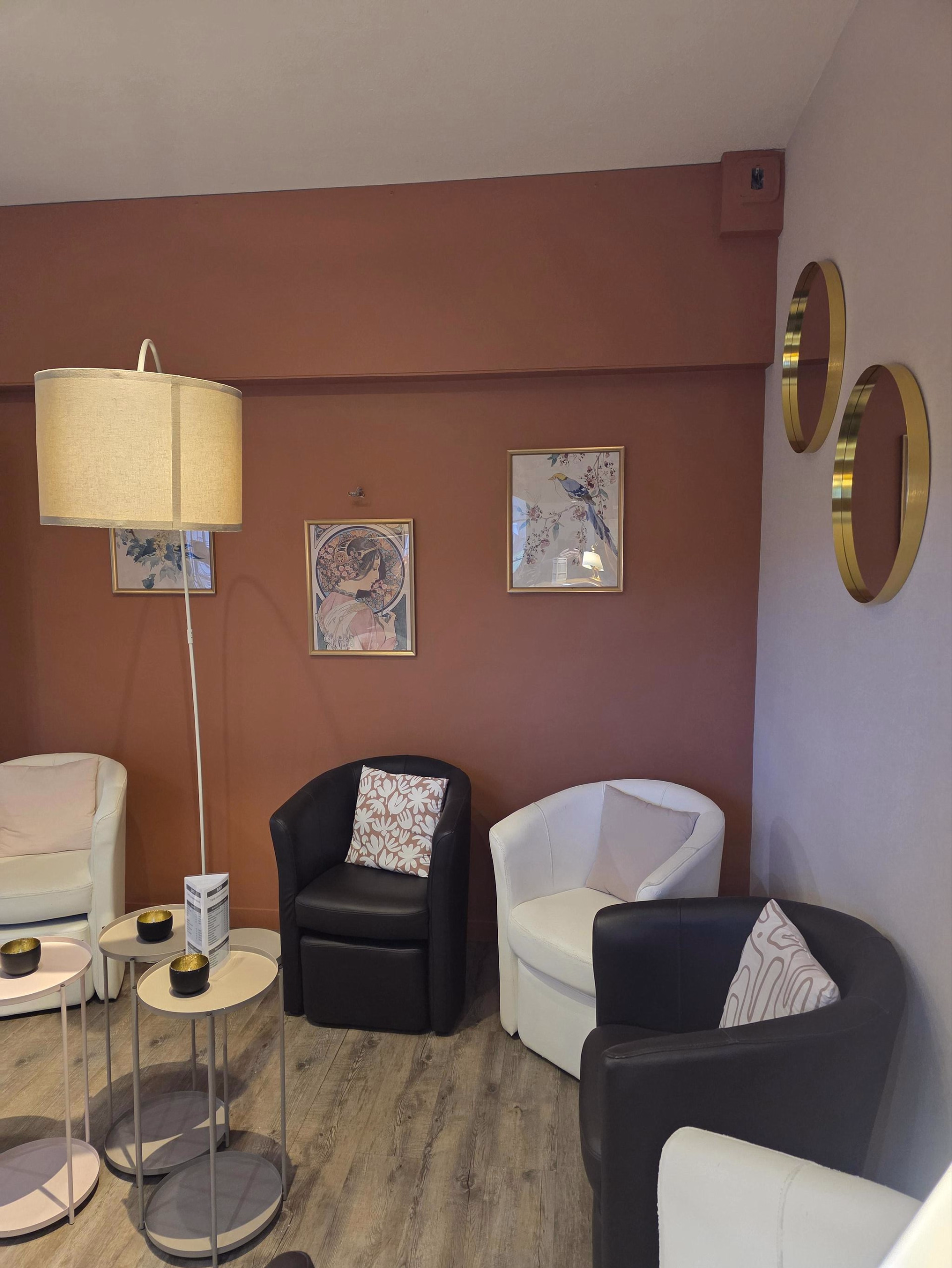 🏨 Hôtel 2* - Jours 3 à 5