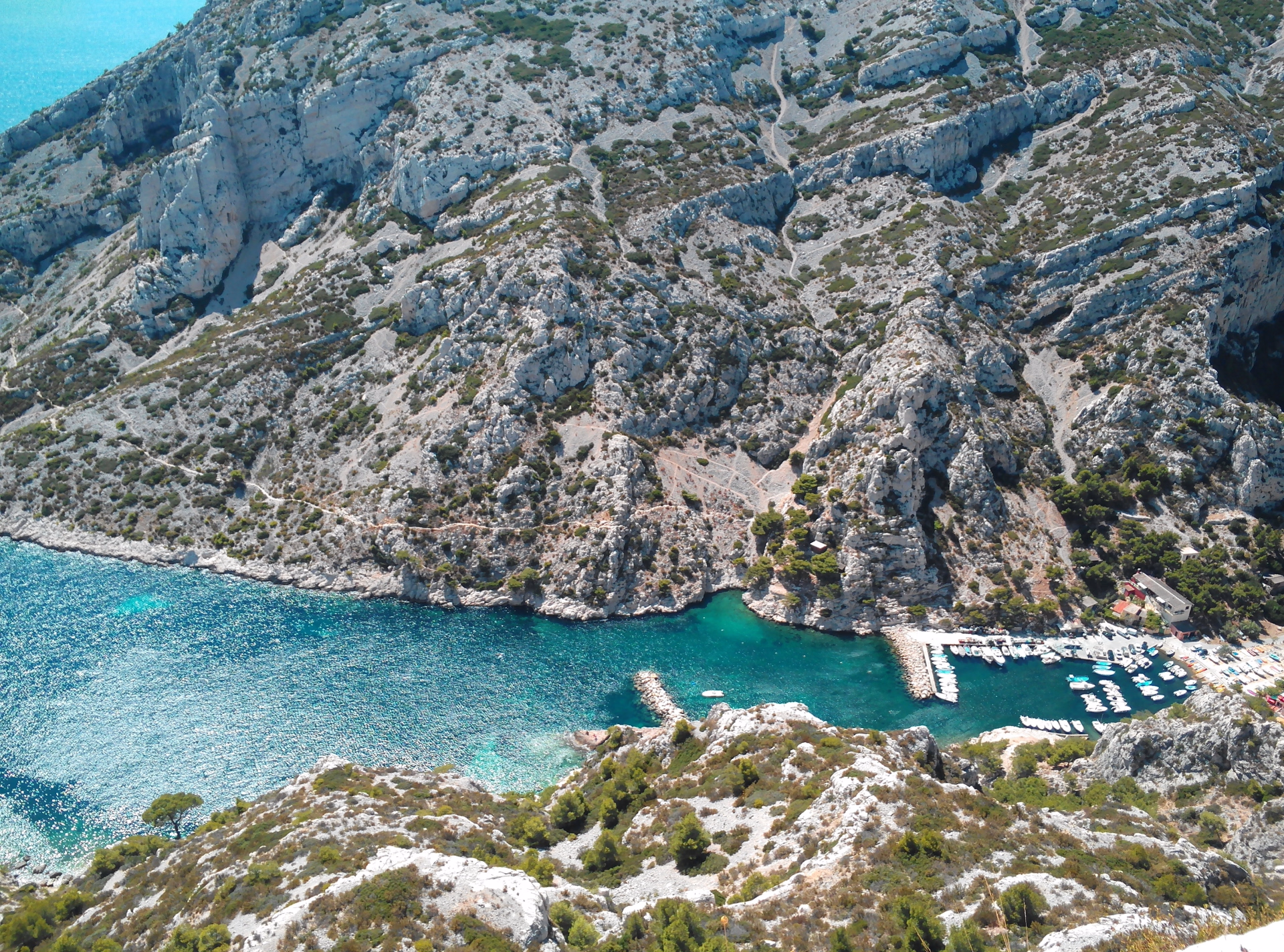 Randonnée entre mer et falaises dans les Calanques