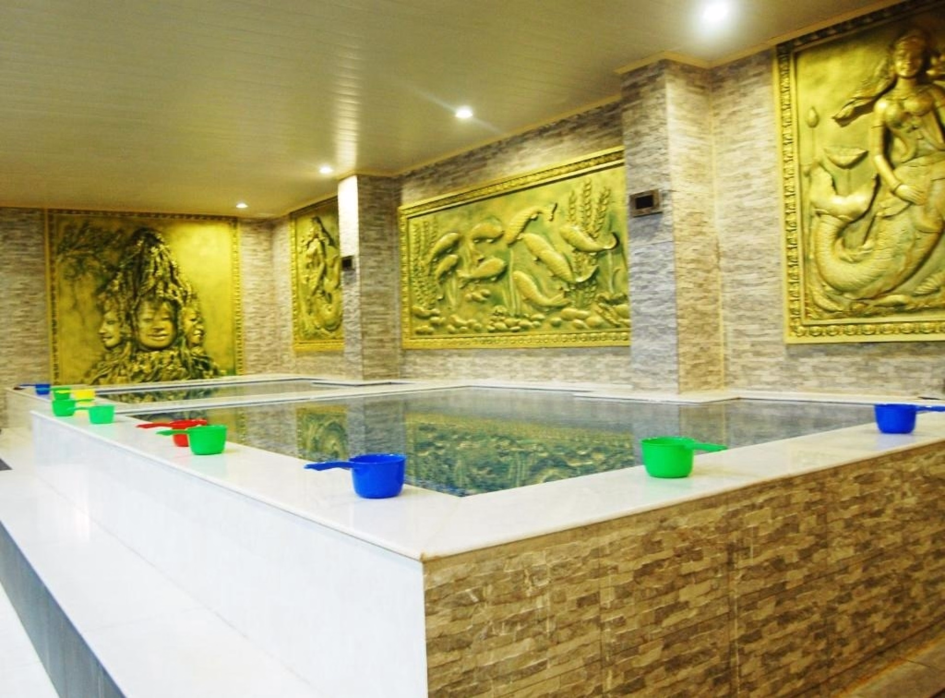 🏨 Hôtel 3* - Jours 3 à 4