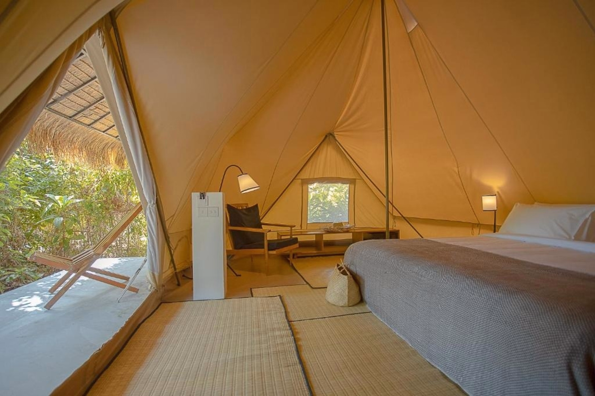 🏨 Hôtel 3* - Jours 6 à 7
