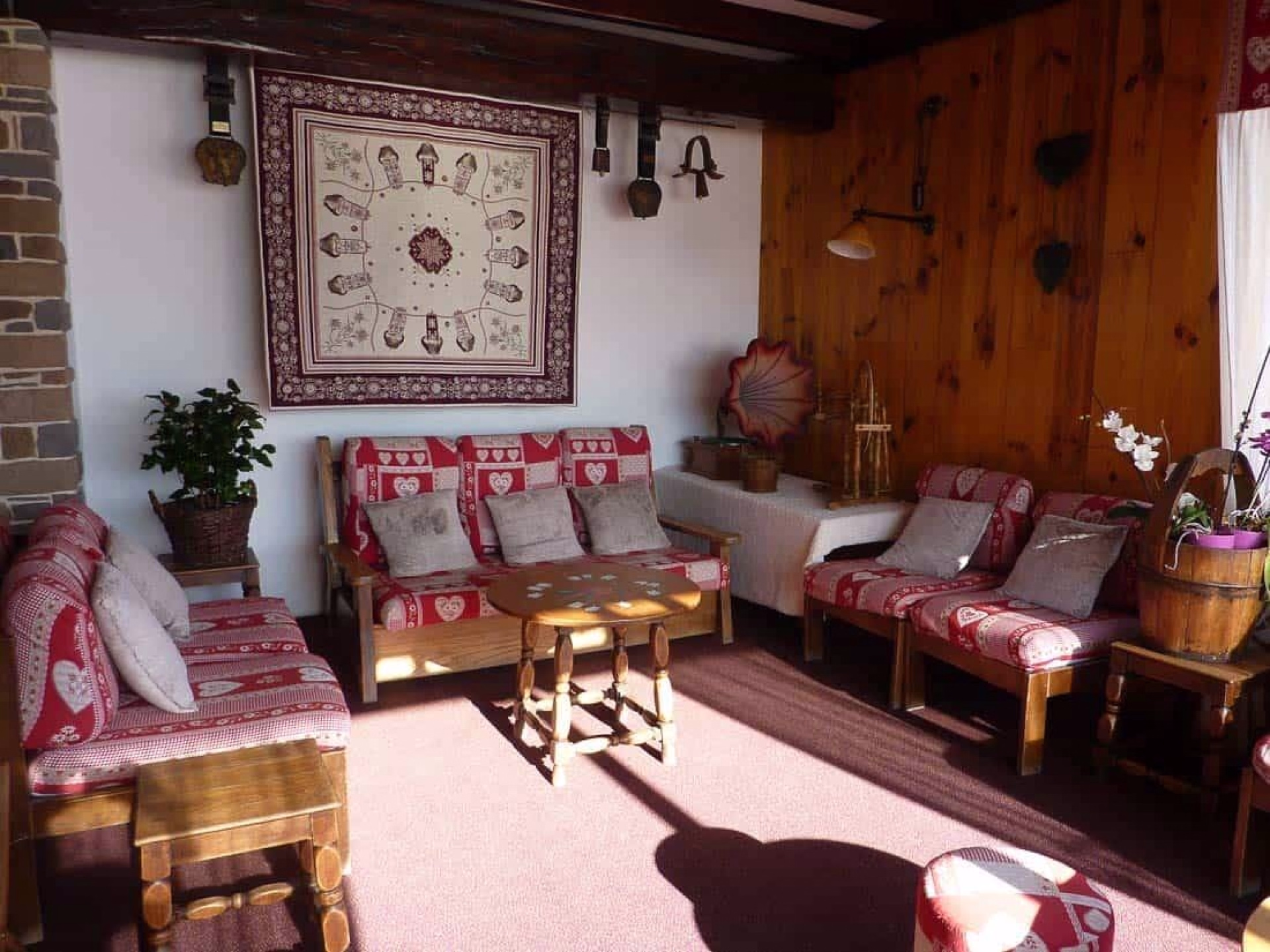 🏩 Hôtel 2* - Jours 1 à 4