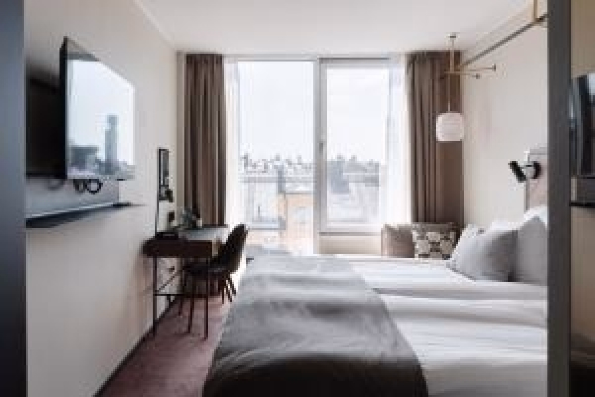 🏨 Hôtel 4* - Jours 1 à 3, 11