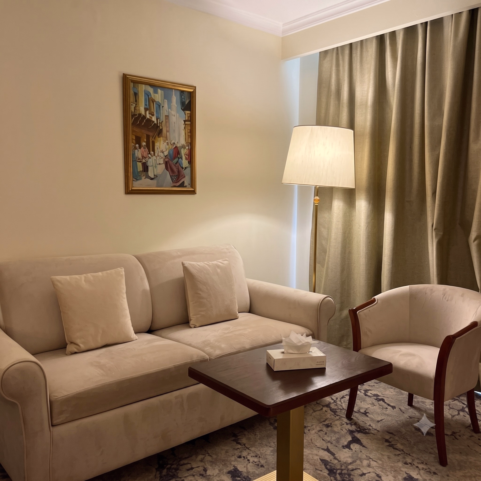 🏨 Hôtel 4* - Jour 1
