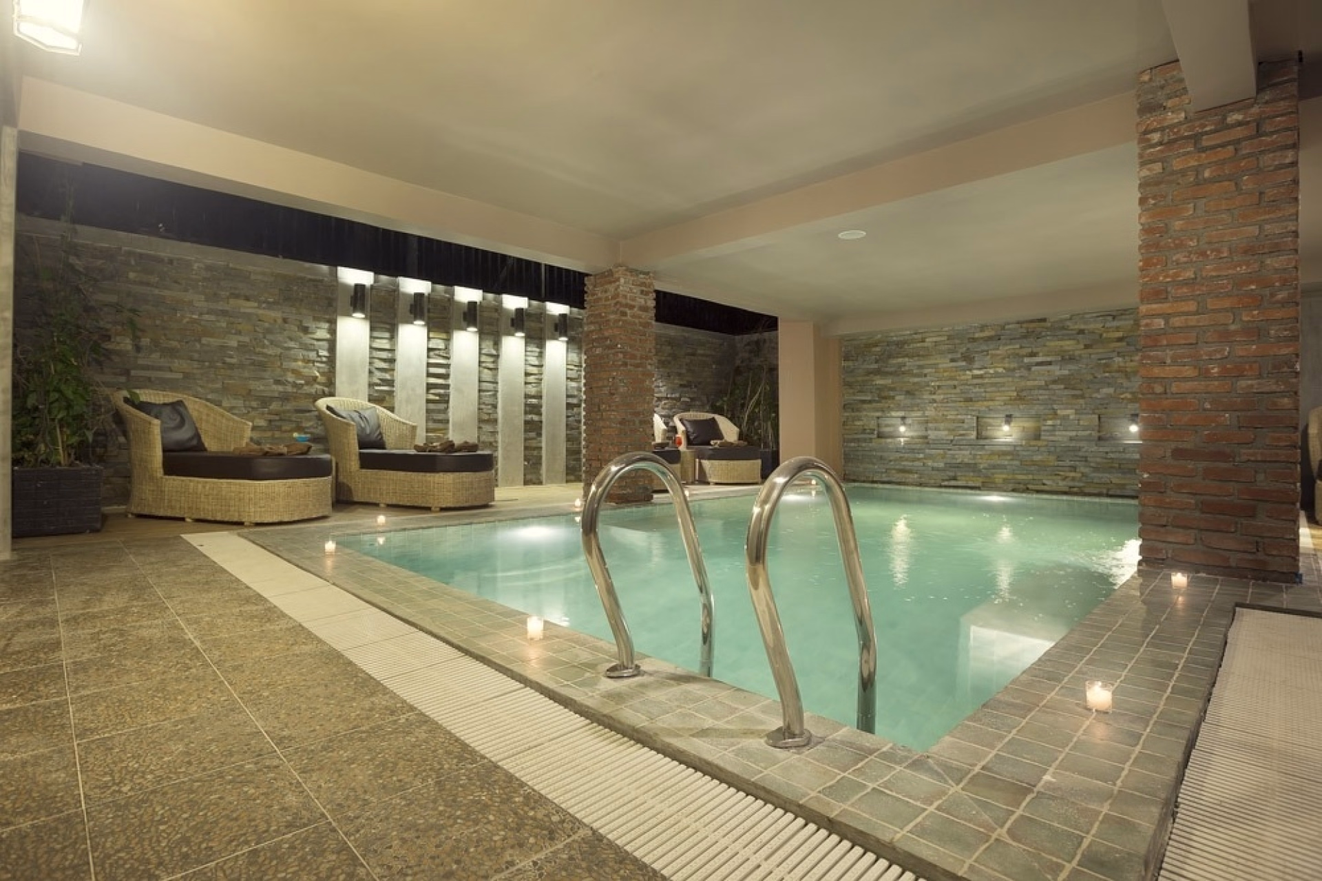 🏨 Hôtel 3* - Jours 1 à 2