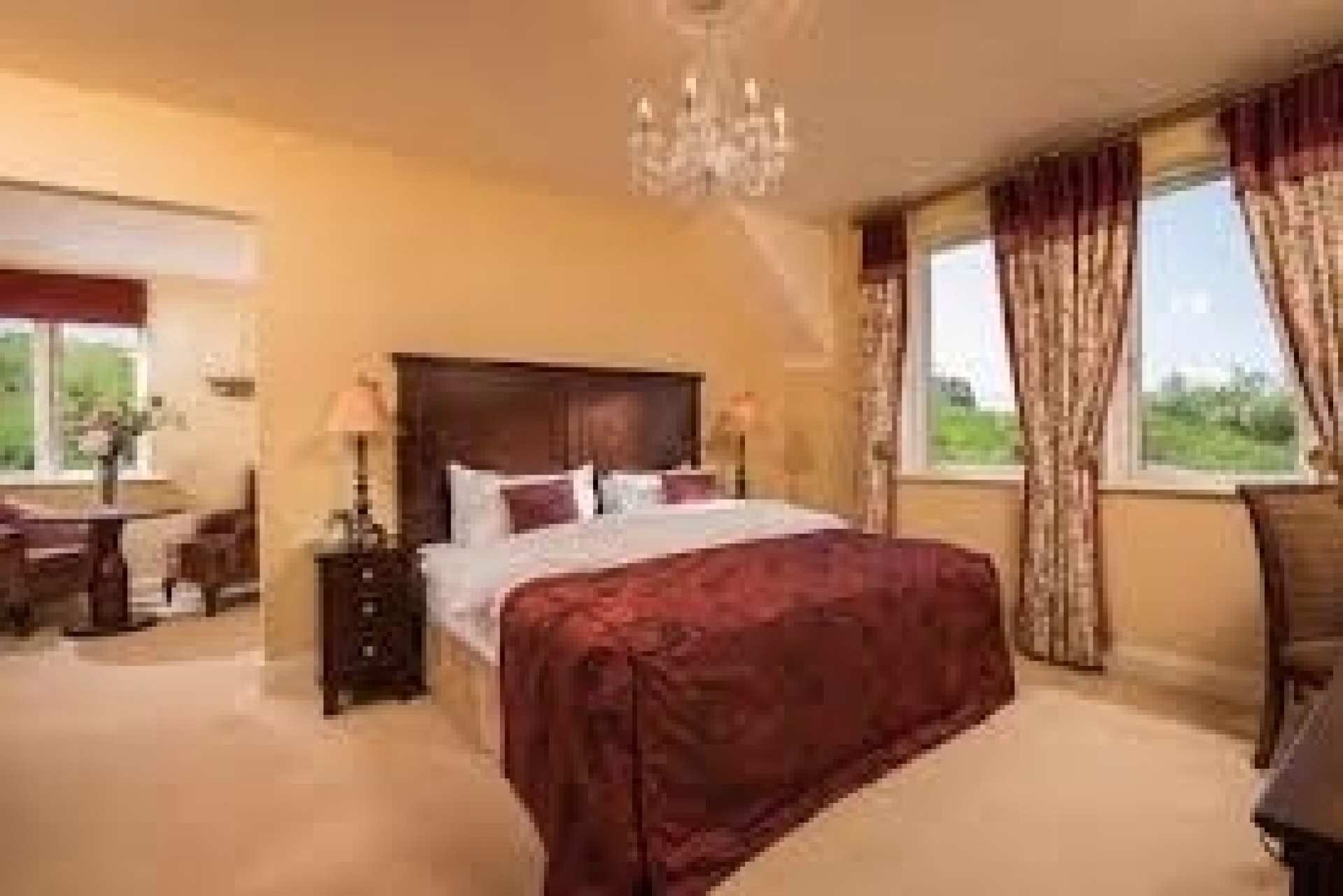 🏨 Hôtel 4* - Jours 1 à 7