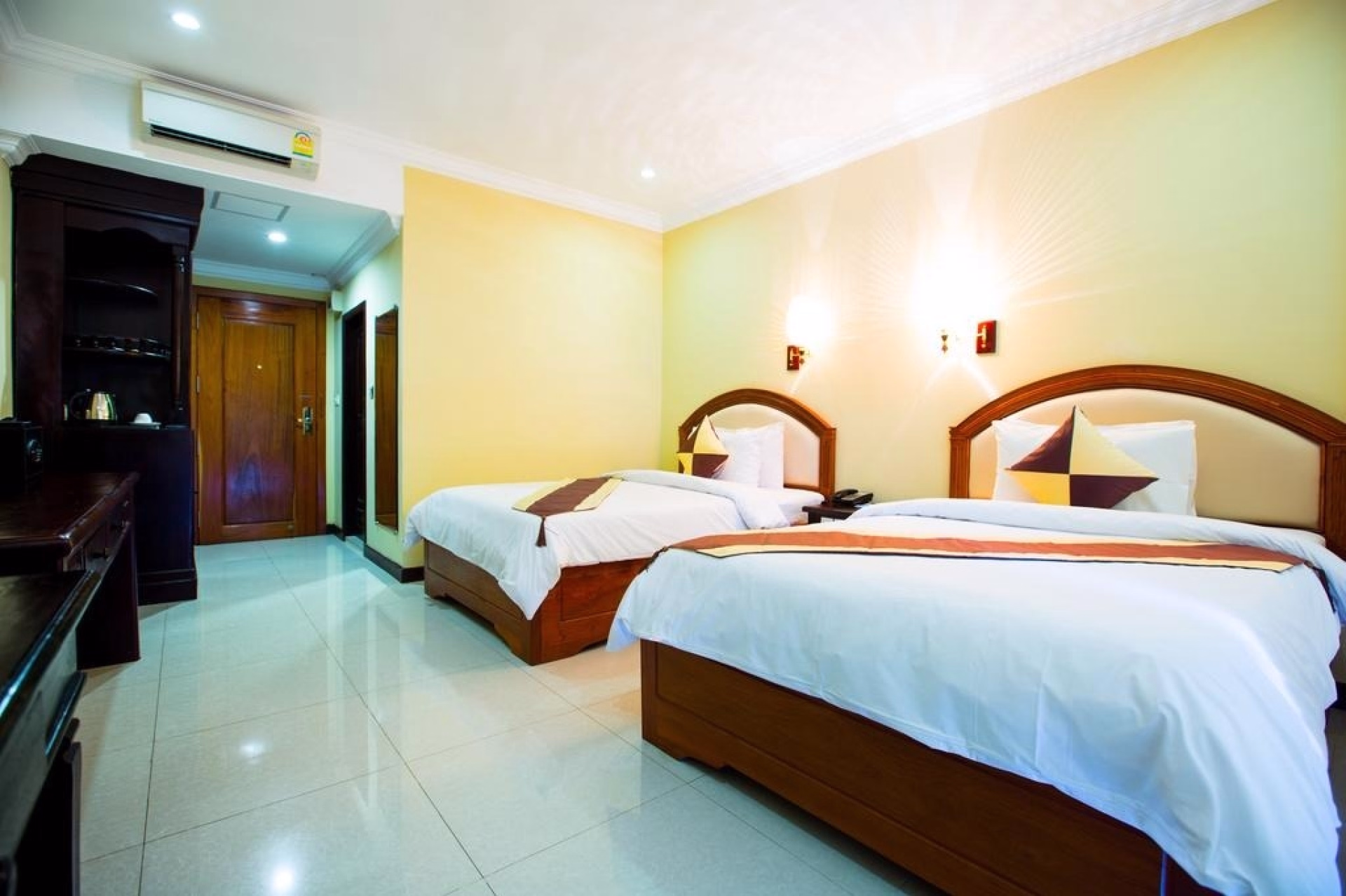 🏨 Hôtel 3* - Jours 3 à 4