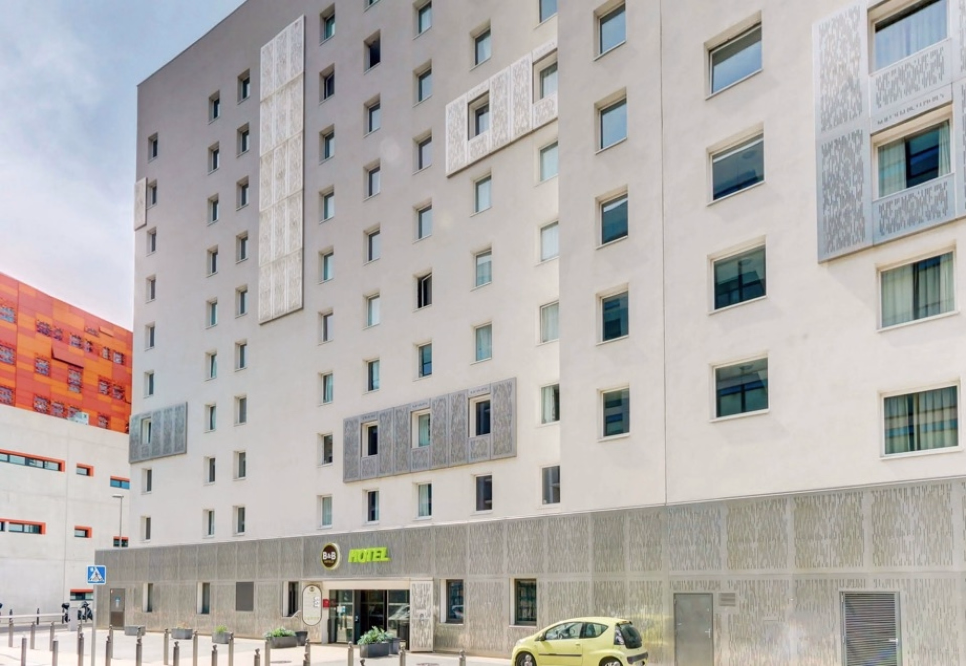 🏨 Hôtel 3* - Jour 1