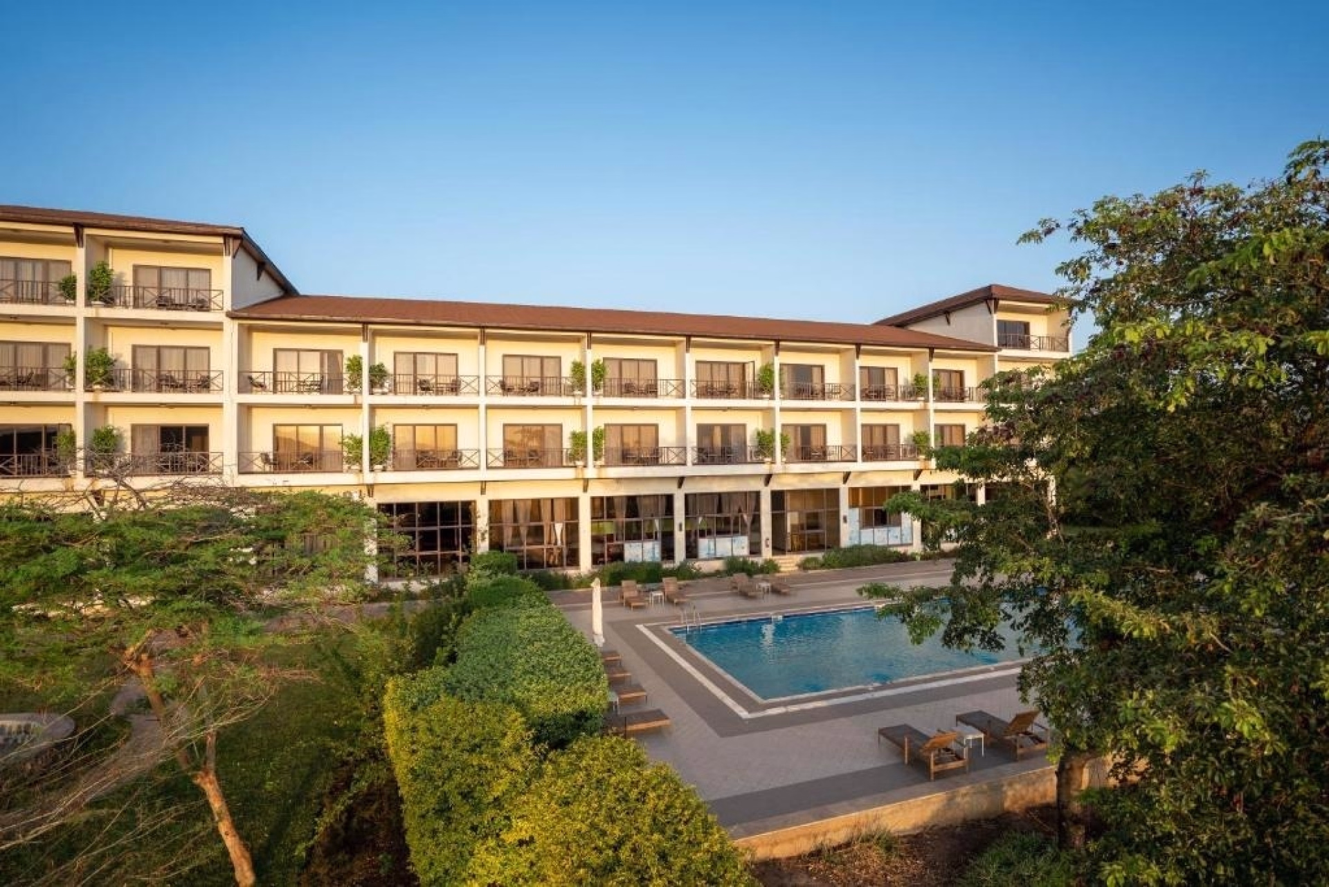 🏨 Hôtel 4* - Jours 4 à 5