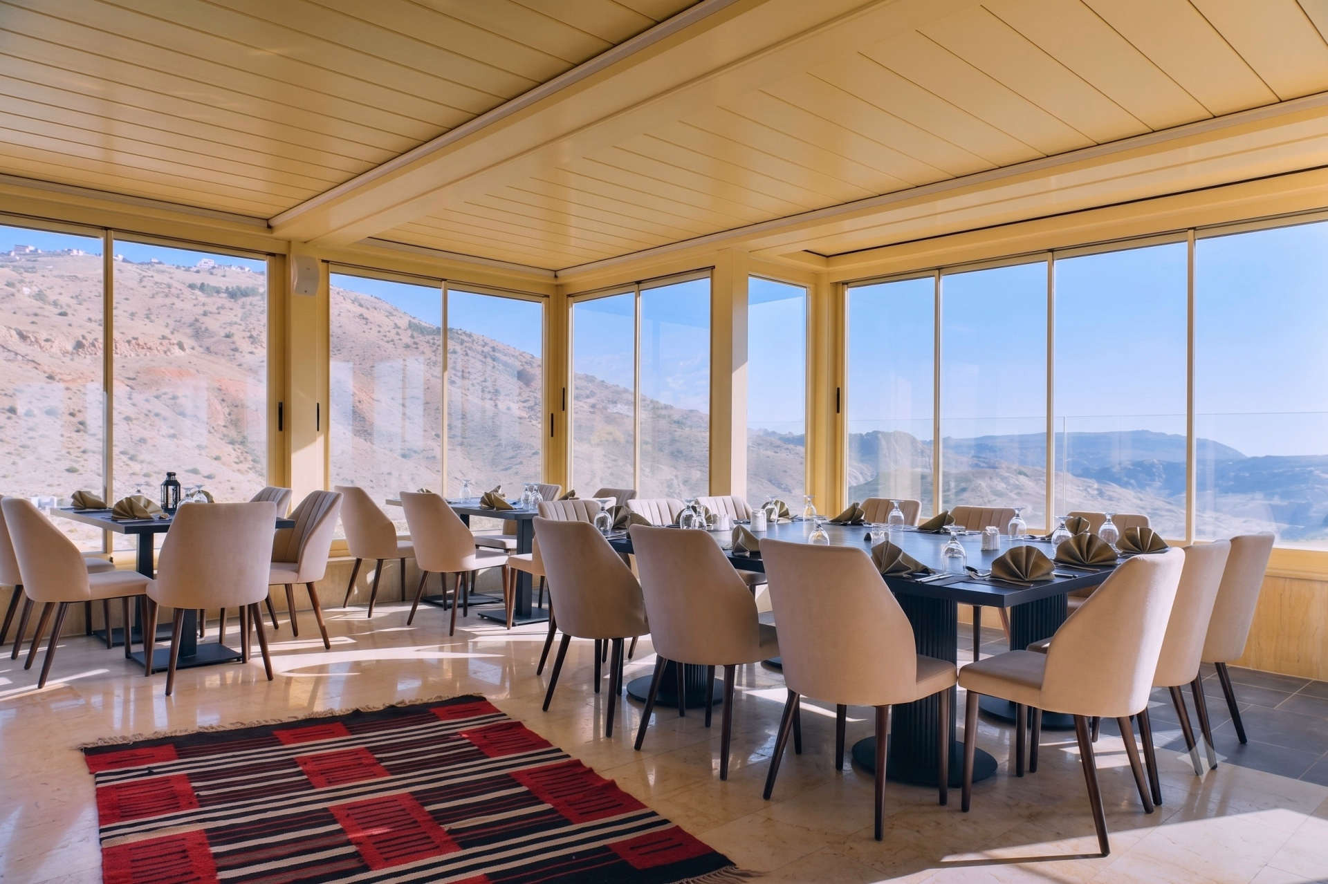 🏨 Hôtel 4* - Jours 4 à 6